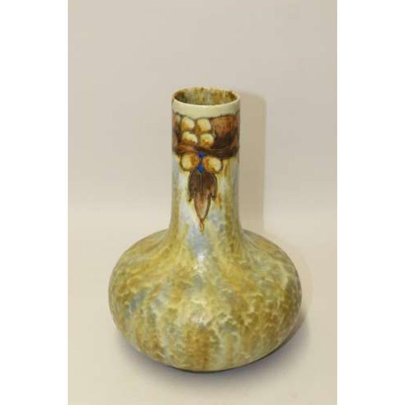 Cranston Pottery Works Vase with the Tukan Pattern, English circa 1910 In Good Condition For Sale In Central England, GB