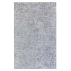 "Craquelure": tappeto in seta grigio chiaro, moderno, astratto e geometrico, di Doris Leslie Blau