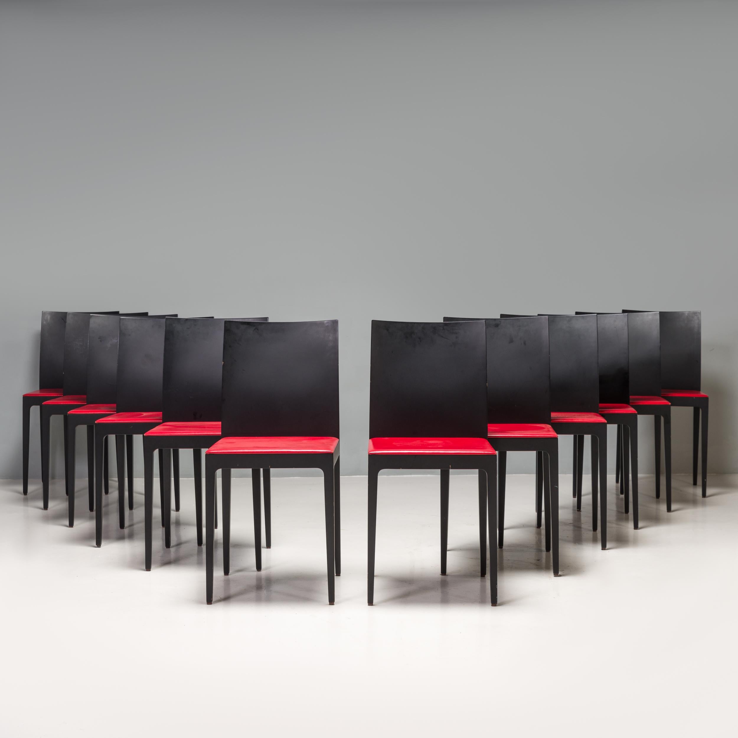Der von Ludovica und Roberto Palomba entworfene und von Crassevig hergestellte Stuhl Anna R vereint auf perfekte Weise modernes italienisches Design und skandinavischen Stil.

Die Stühle bestehen aus einem massiven Eichenholzrahmen mit einer