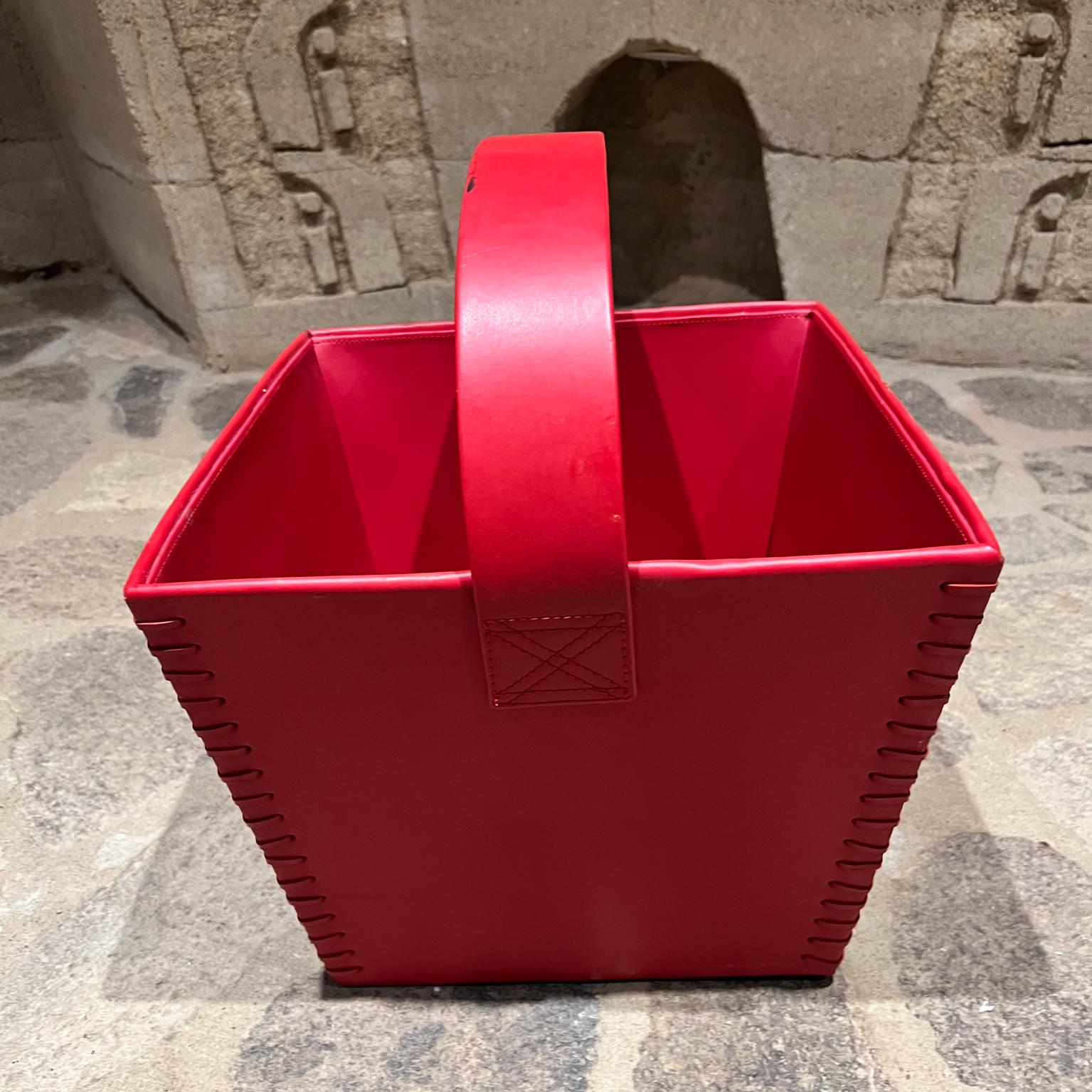Crate & Barrel Modern Red Leather Basket Magazine Tote In Good Condition In Chula Vista, CA