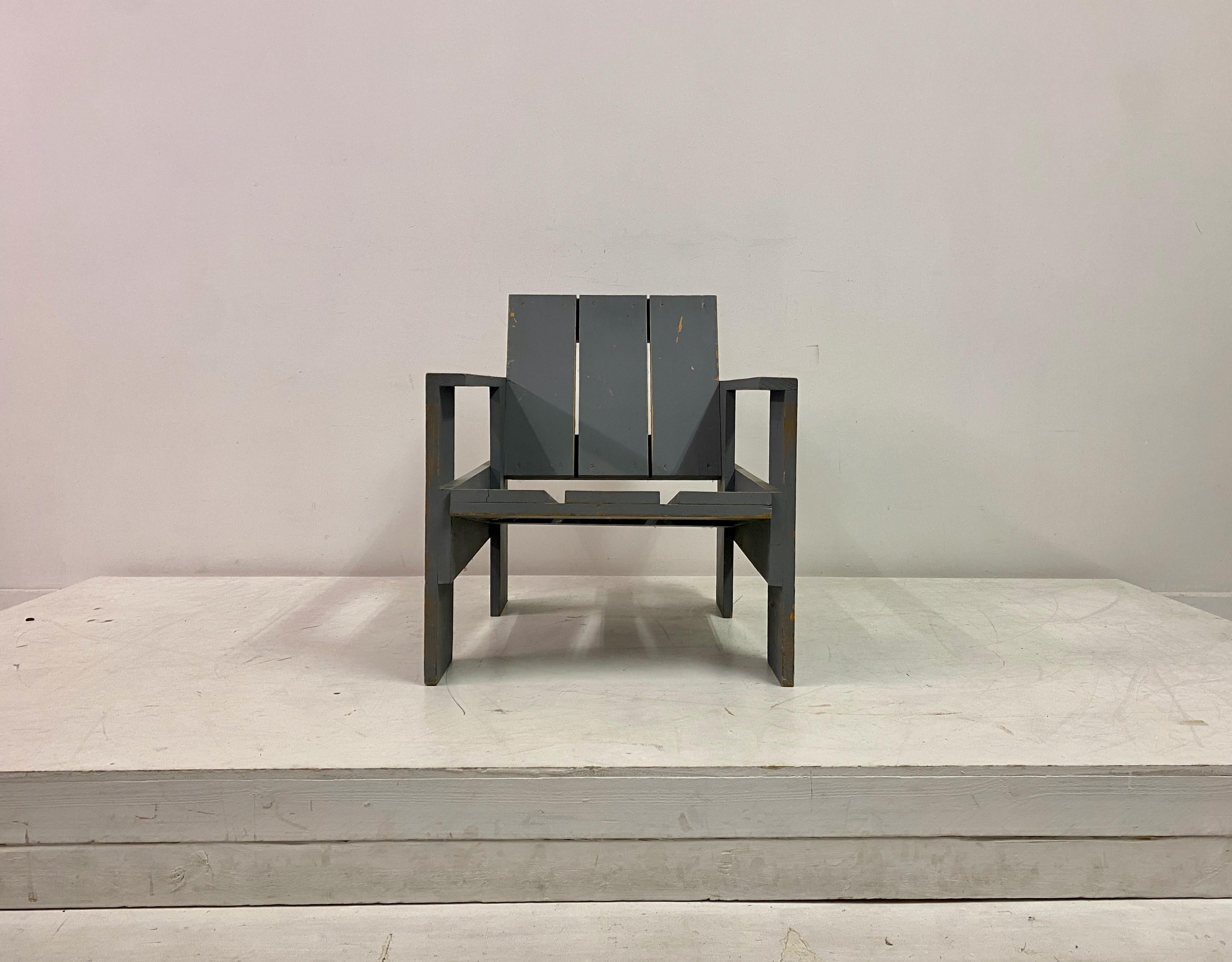 Blau lackierter Crate-Sessel (Moderne der Mitte des Jahrhunderts) im Angebot