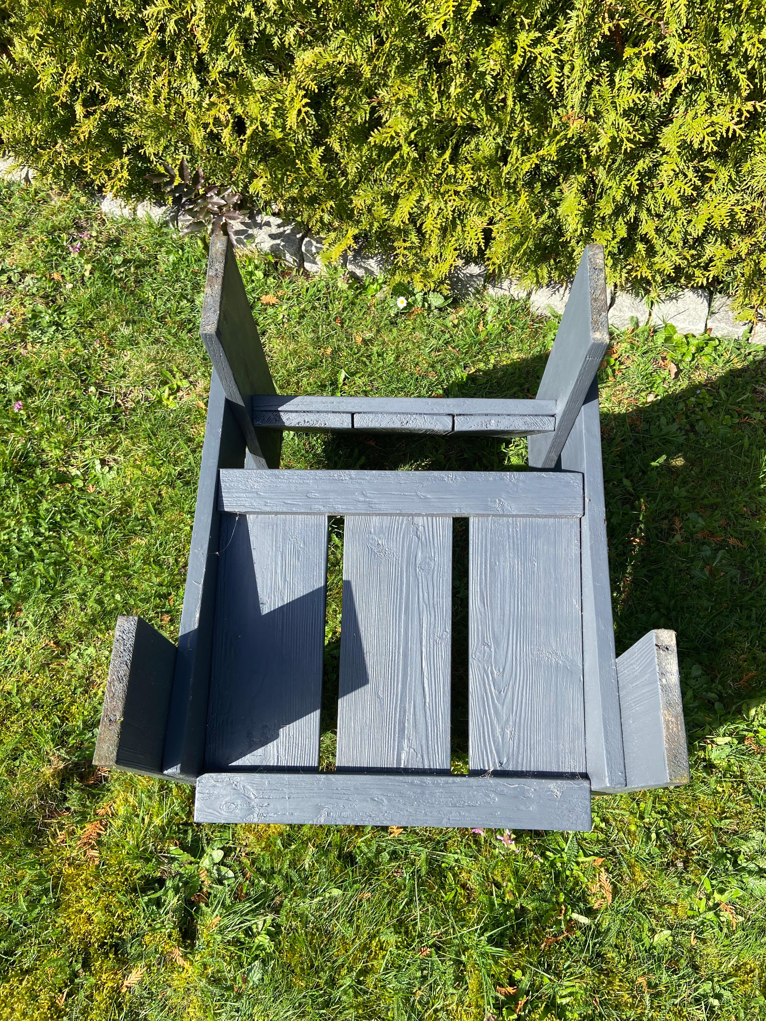 Crate Armchair Grey In Good Condition For Sale In LELYSTAD, FL