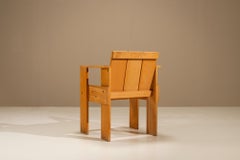 „Crate Chair“ von Gerrit Rietveld, entworfen in den 1930er Jahren, Niederlande