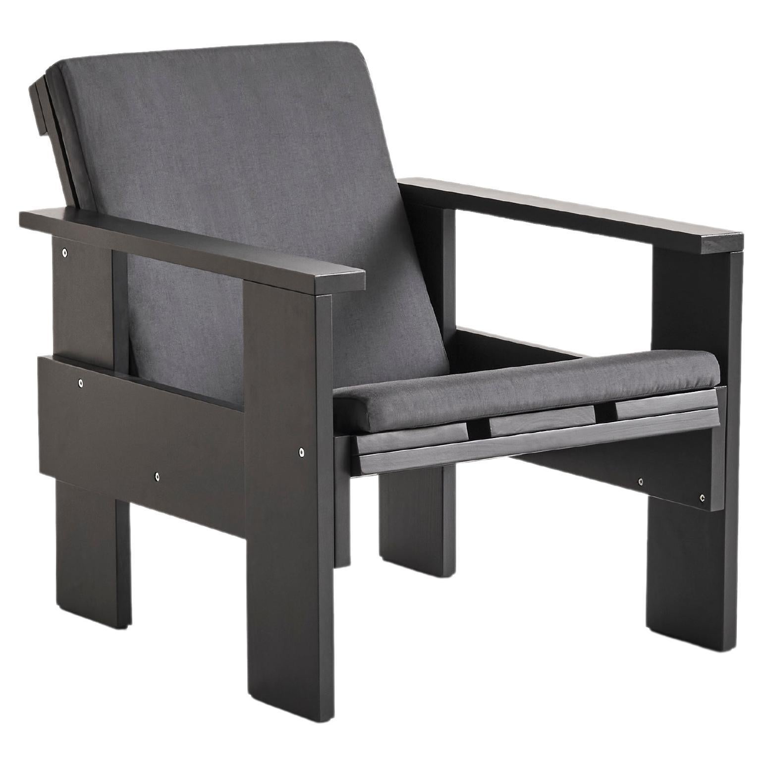 Crate Lounge Chair-BWB Lacquered Pinewood/ F Cushion, by Gerrit Rietveld for HAY For Sale