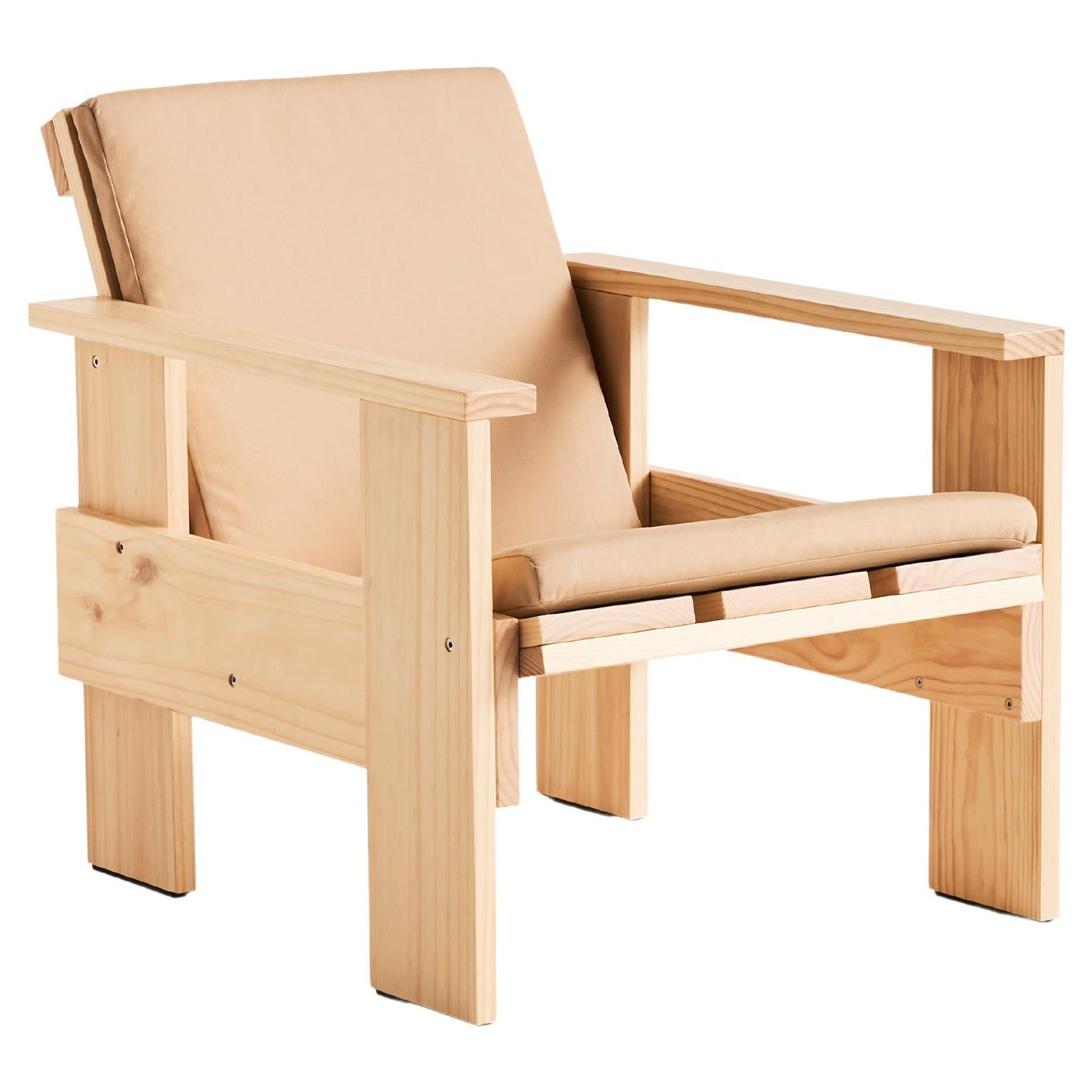 Silla Crate Lounge, Madera de pino lacada WB/ Cojín F de Gerrit Rietveld para HAY