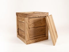 Tavolino Crate in legno massello con venatura Wood Wood Cartoon intagliata a mano