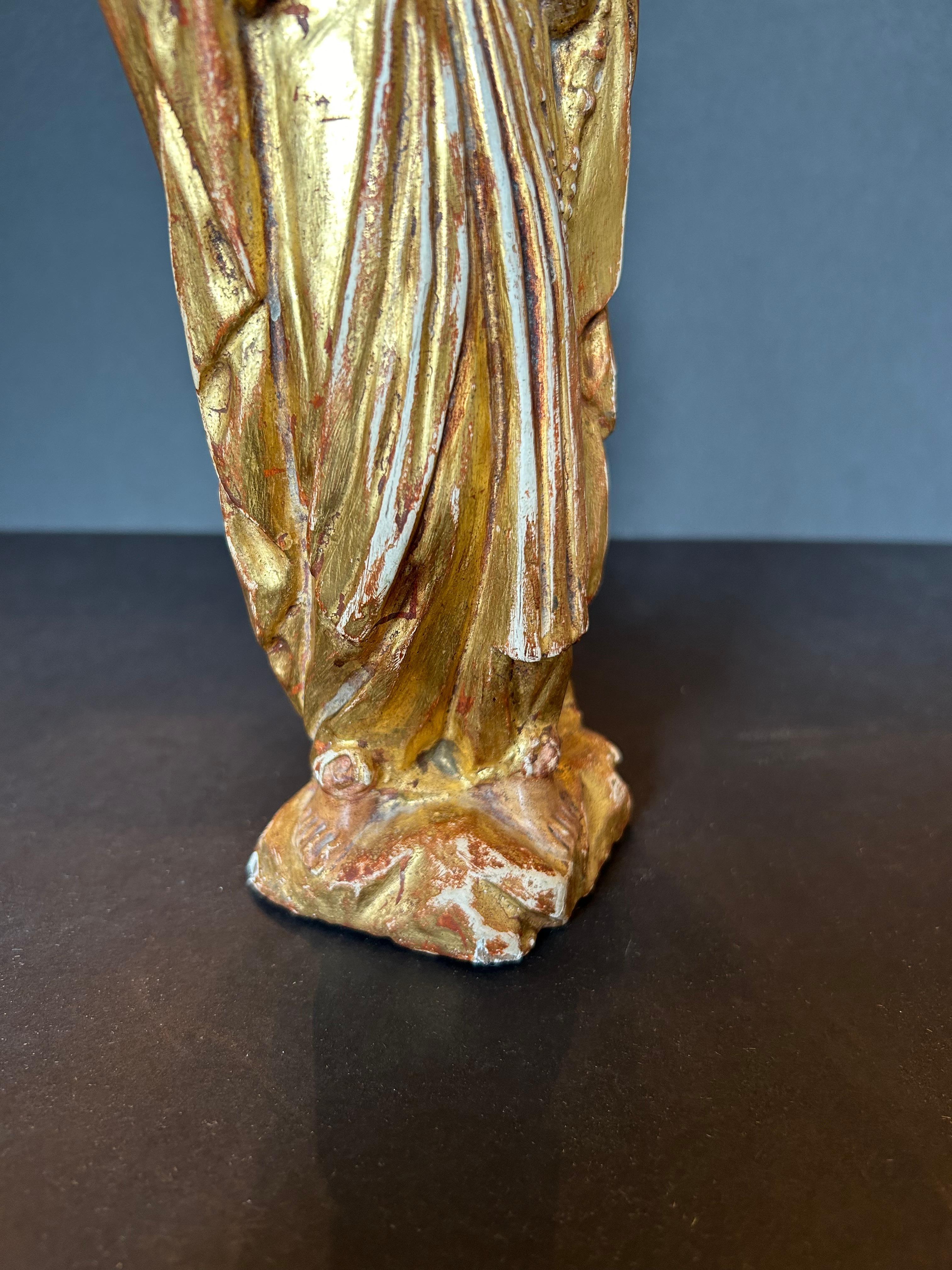 Craved and Gilded Santo 17th Century For Sale 6