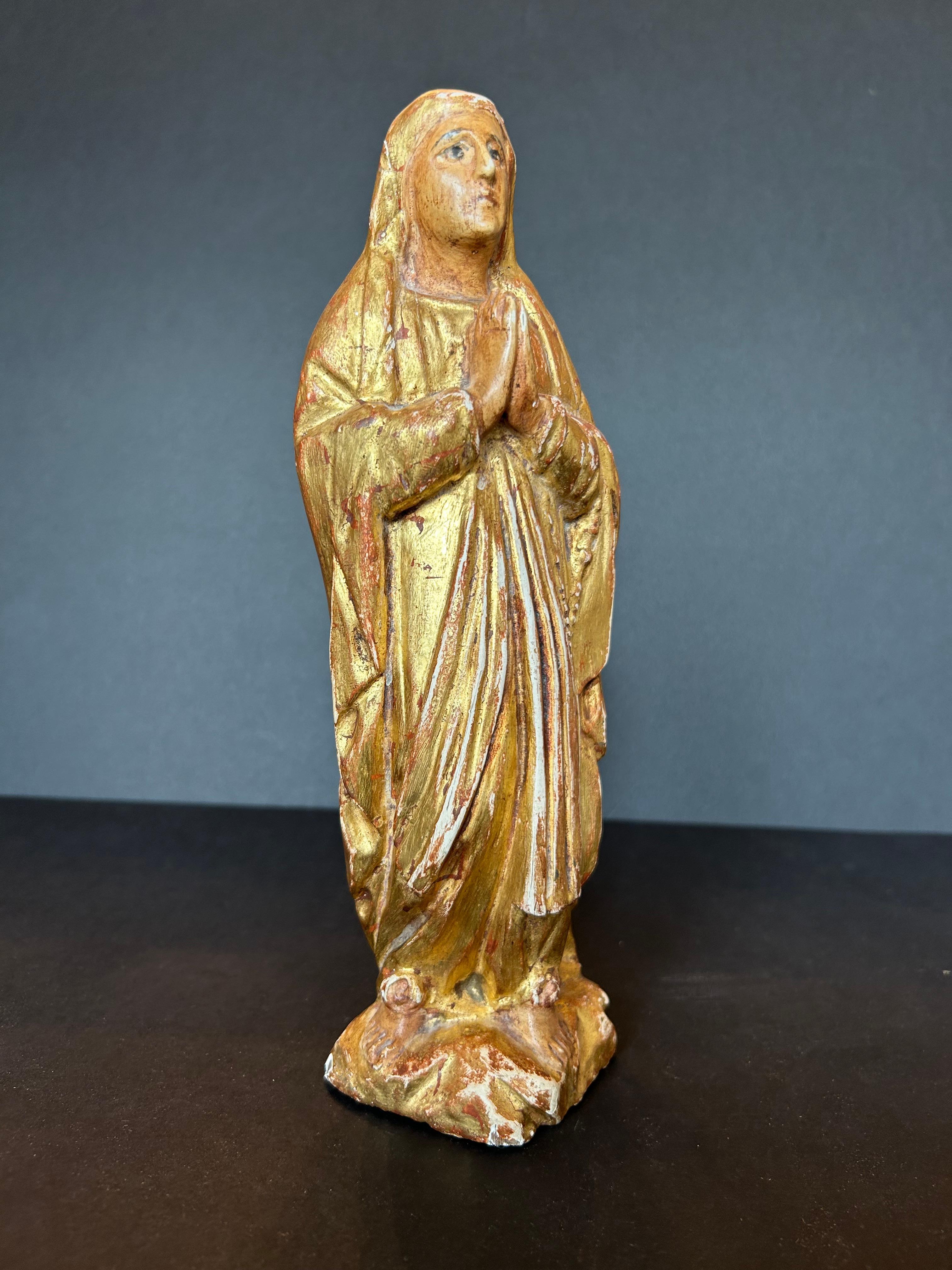 Spanish Colonial Craved and Gilded Santo 17th Century For Sale