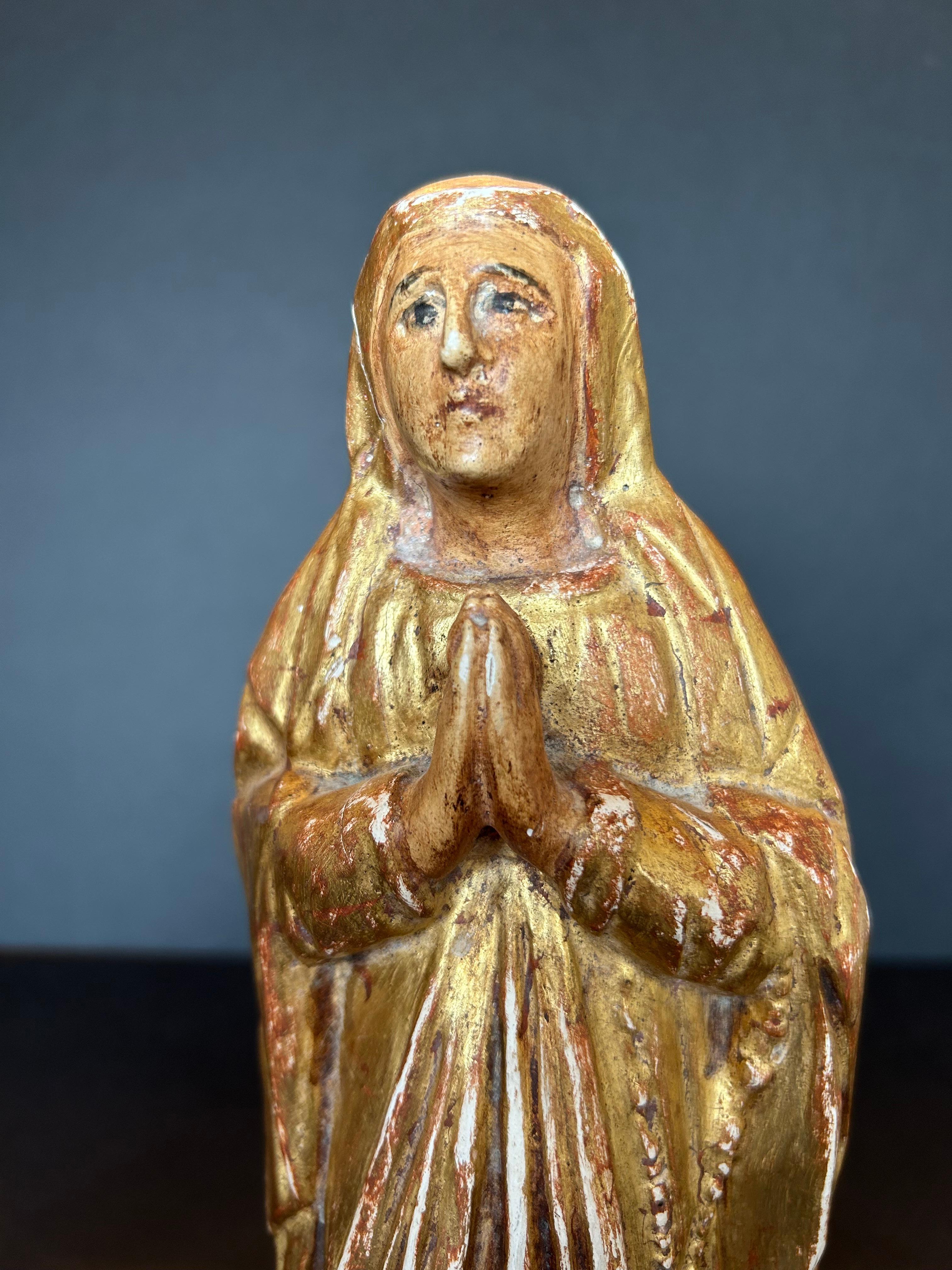 Spanish Craved and Gilded Santo 17th Century For Sale