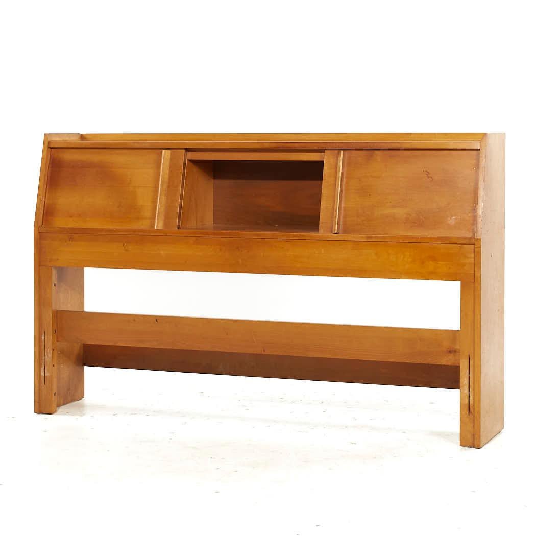 Mid-Century Modern Crawford Furniture Mid Century Maple Full Storage Headboard (Tête de lit de rangement en érable) en vente