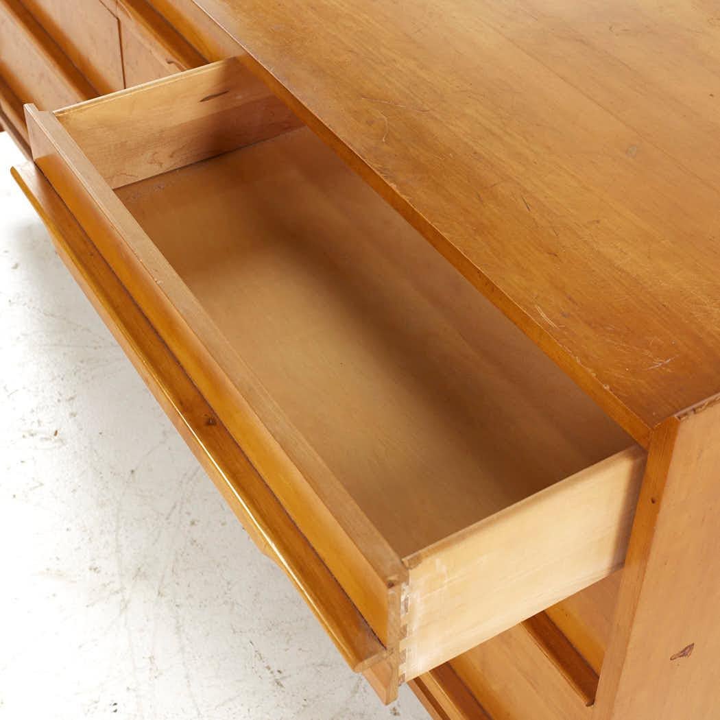 American Crawford Furniture Mid Century Maple Lowboy Dresser For Sale