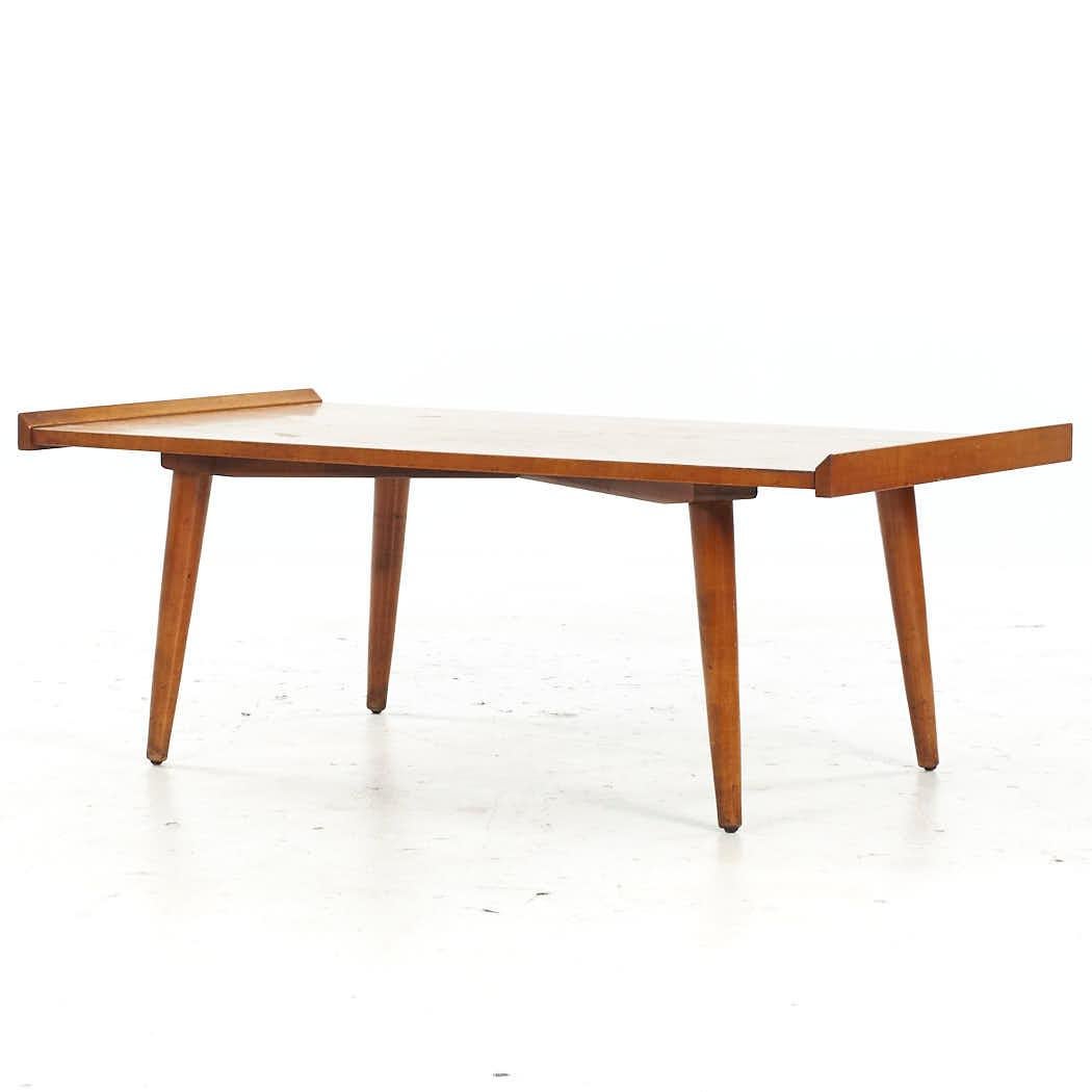 Mid-Century Modern Table basse en érable du milieu du siècle Crawford en vente