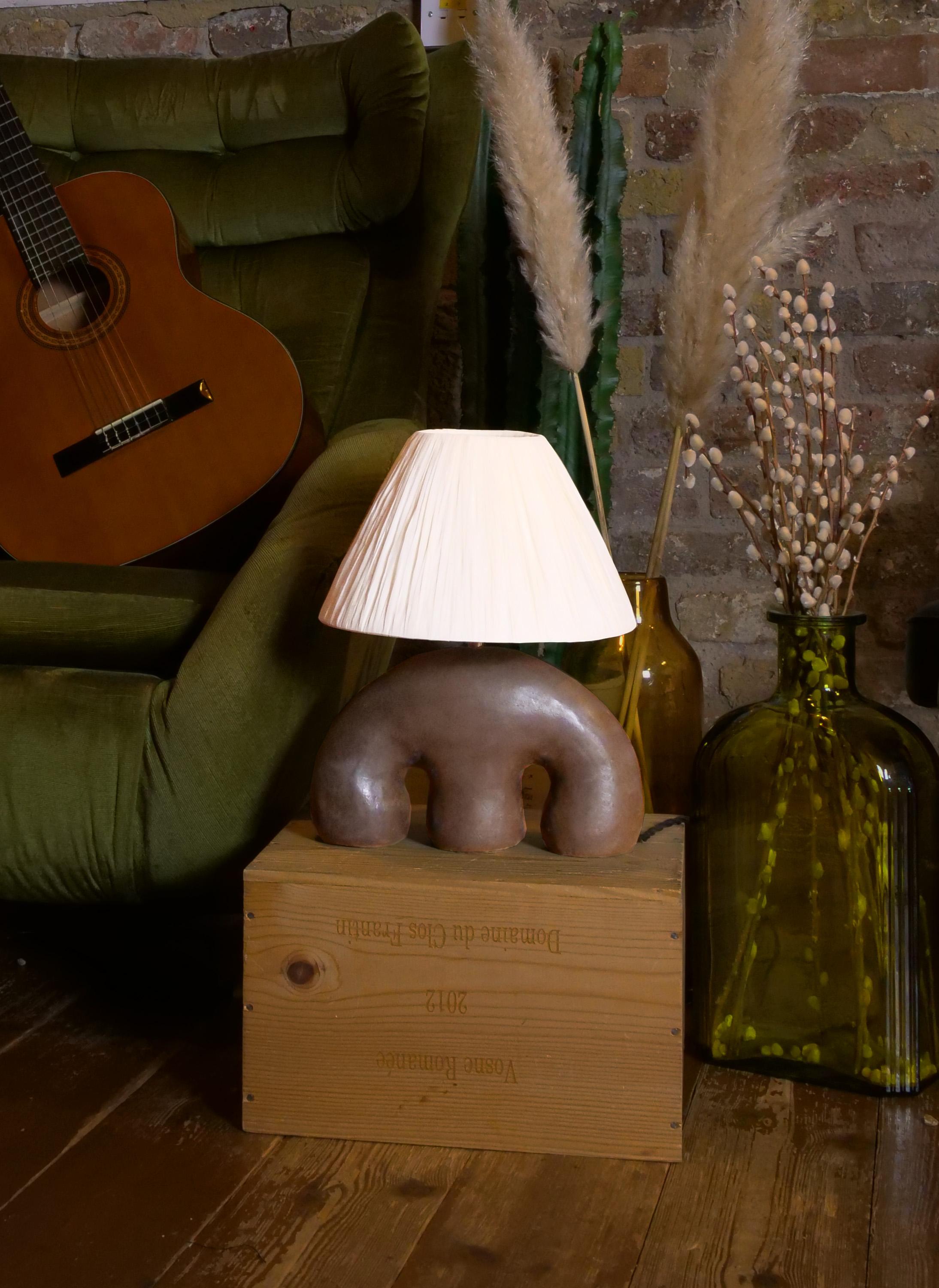 English 'Crawler' Table Lamp For Sale