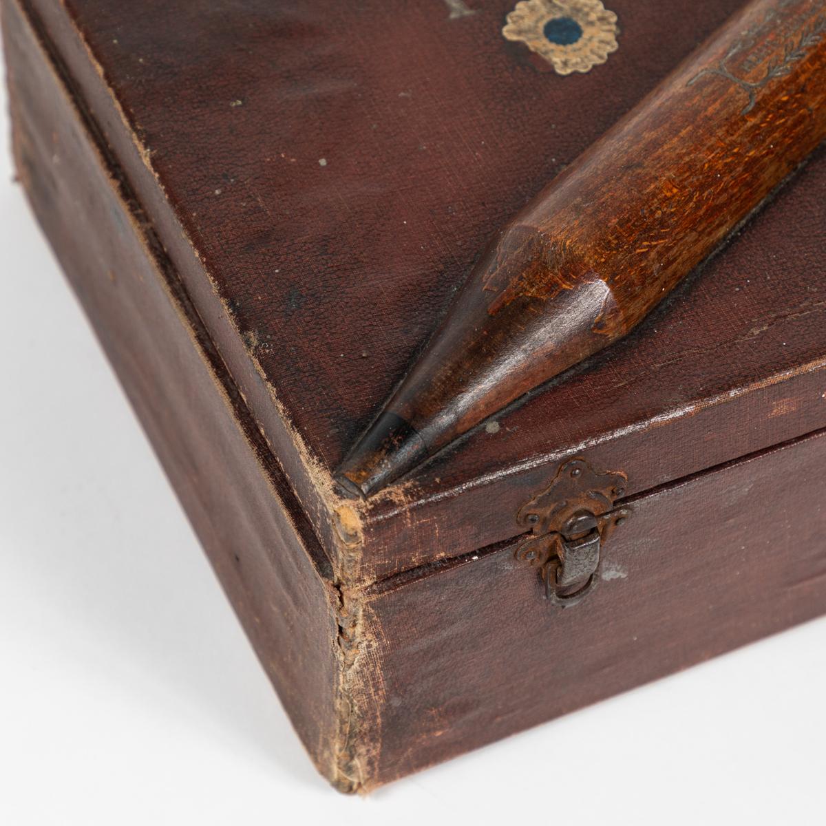 Anglais Ancienne boîte à crayons en cuir d'Angleterre en vente