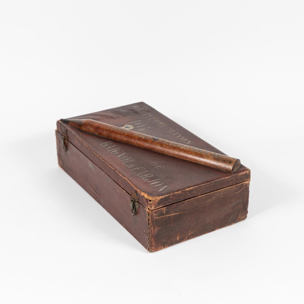 Antike Lederkreidebox aus England (20. Jahrhundert) im Angebot