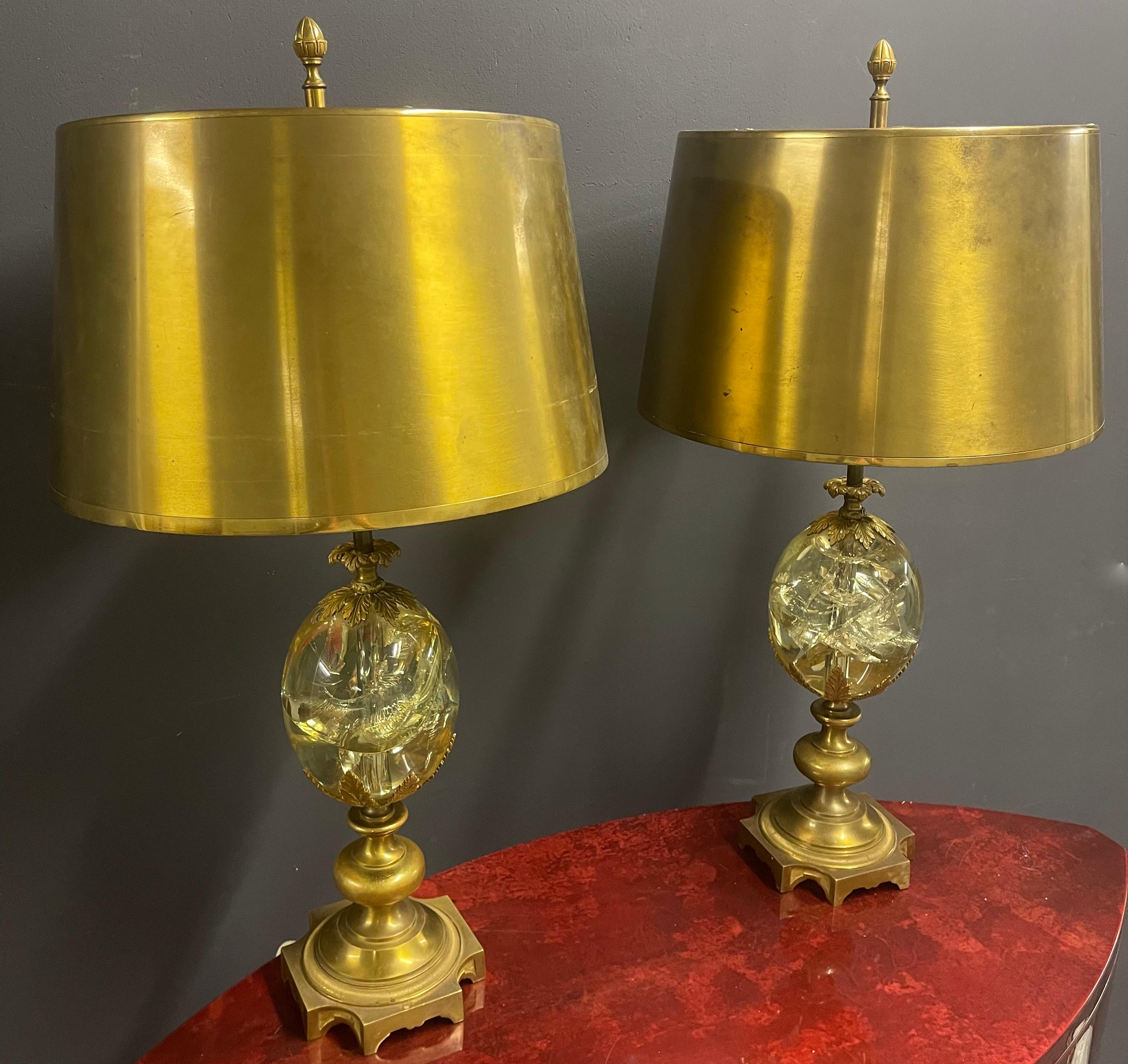 Brass crazy amazing OEUF ROSACES maison charles table lamps For Sale