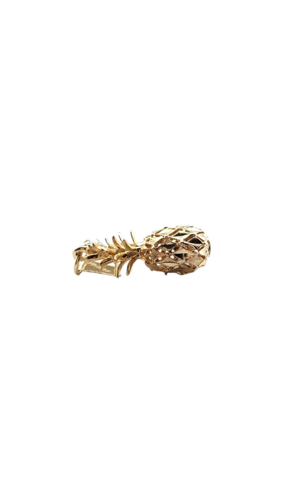 CREA Charm in oro giallo 14 carati con ananas delle Hawaii #20892 in vendita 2