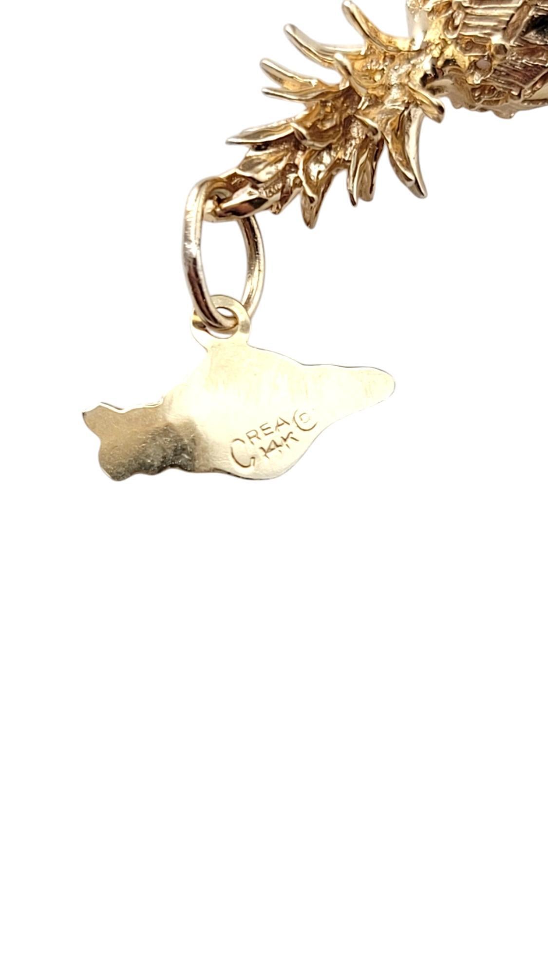 CREA Charm in oro giallo 14 carati con ananas delle Hawaii #20892 in vendita 3