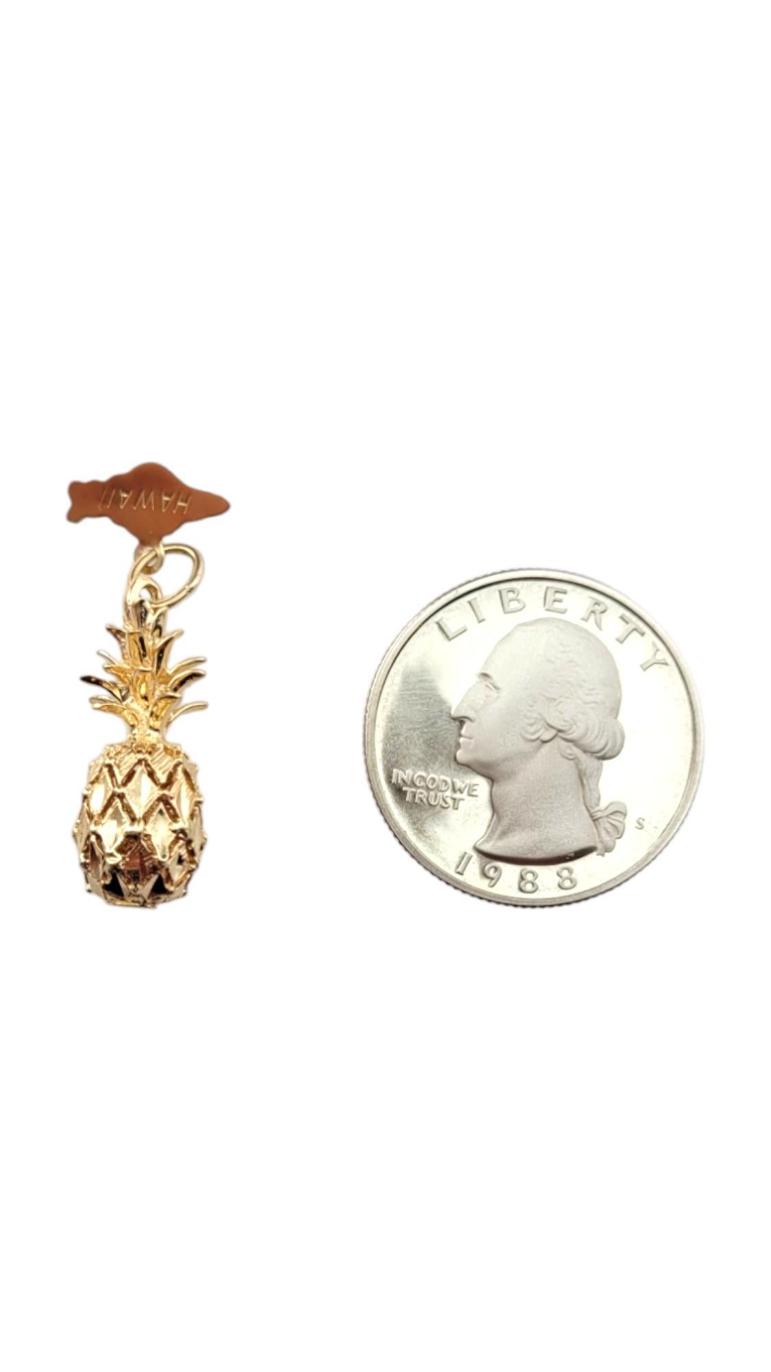 CREA Charm in oro giallo 14 carati con ananas delle Hawaii #20892 in vendita 5
