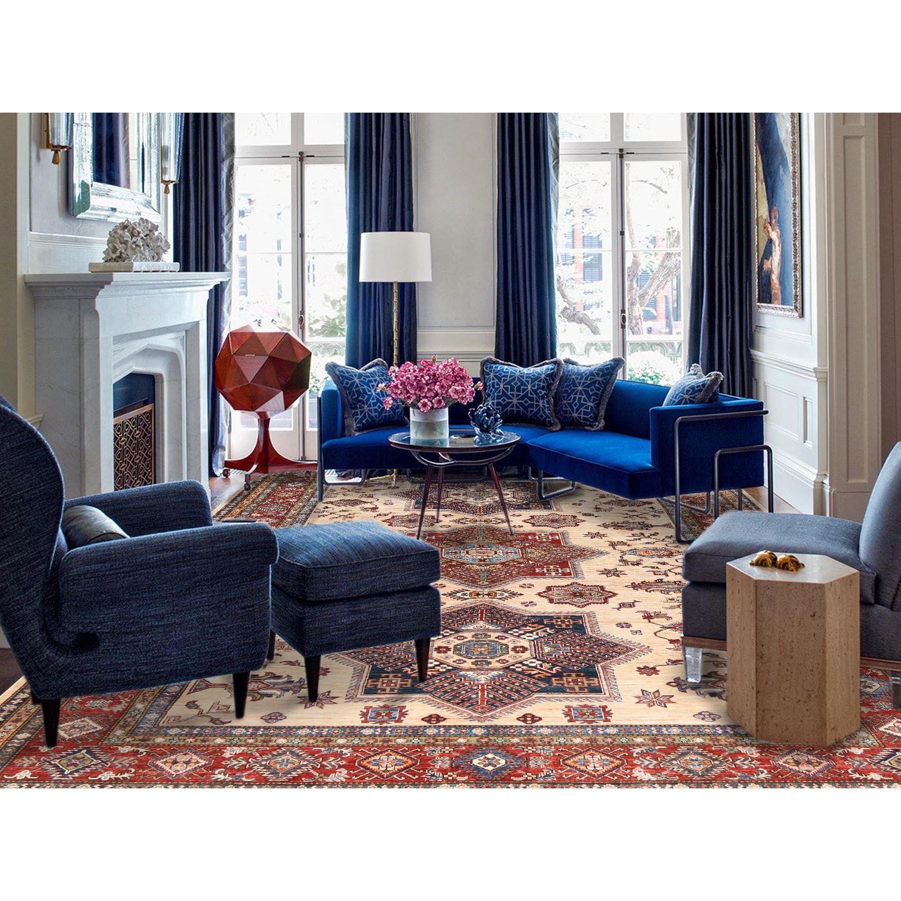 Ce fabuleux tapis noué à la main a été créé et conçu pour une résistance et une durabilité accrues. Ce tapis a été fabriqué à la main pendant des semaines selon la méthode traditionnelle qui est utilisée pour faire des
Taille exacte du tapis en