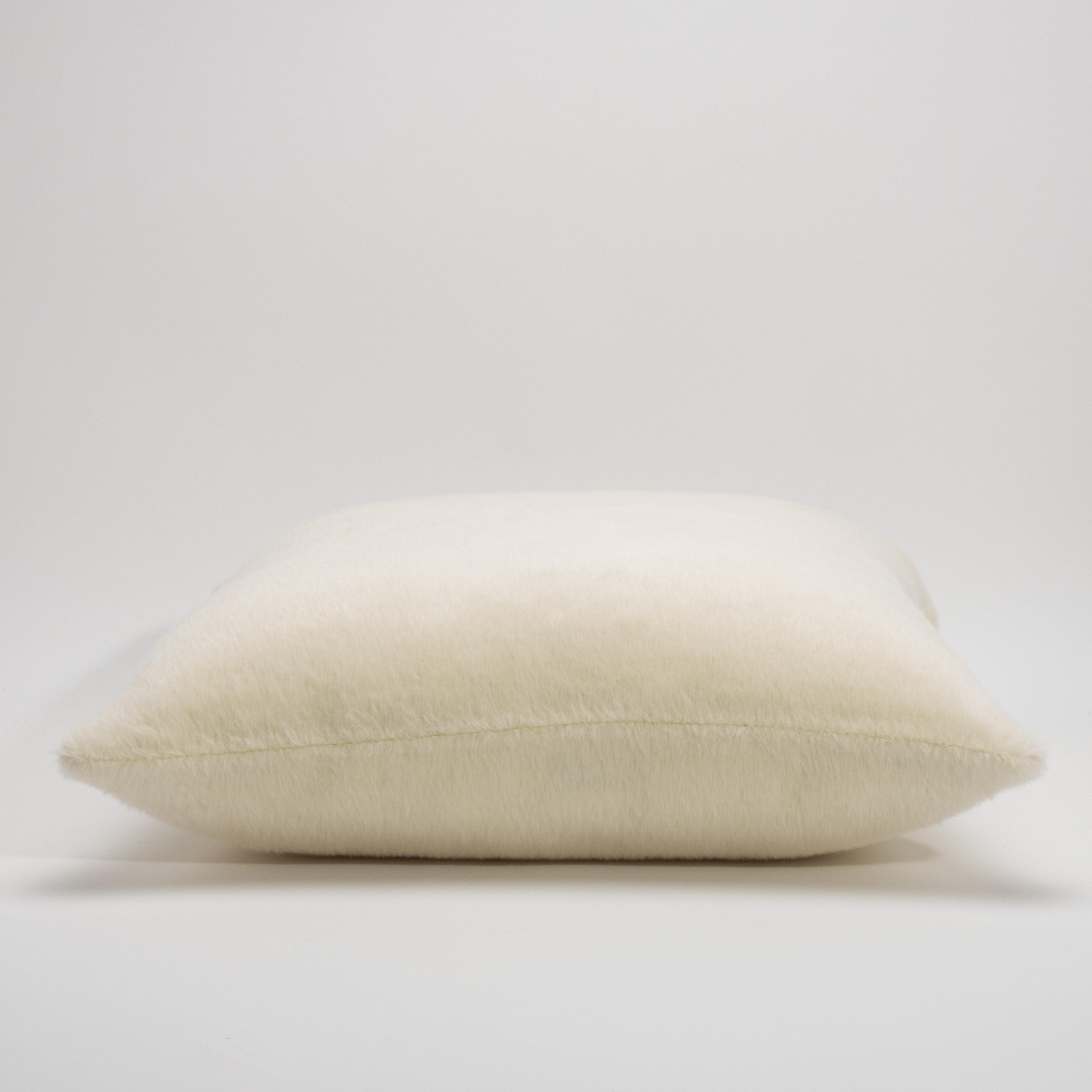 Refined simplicity meets tactile luxury in this 22