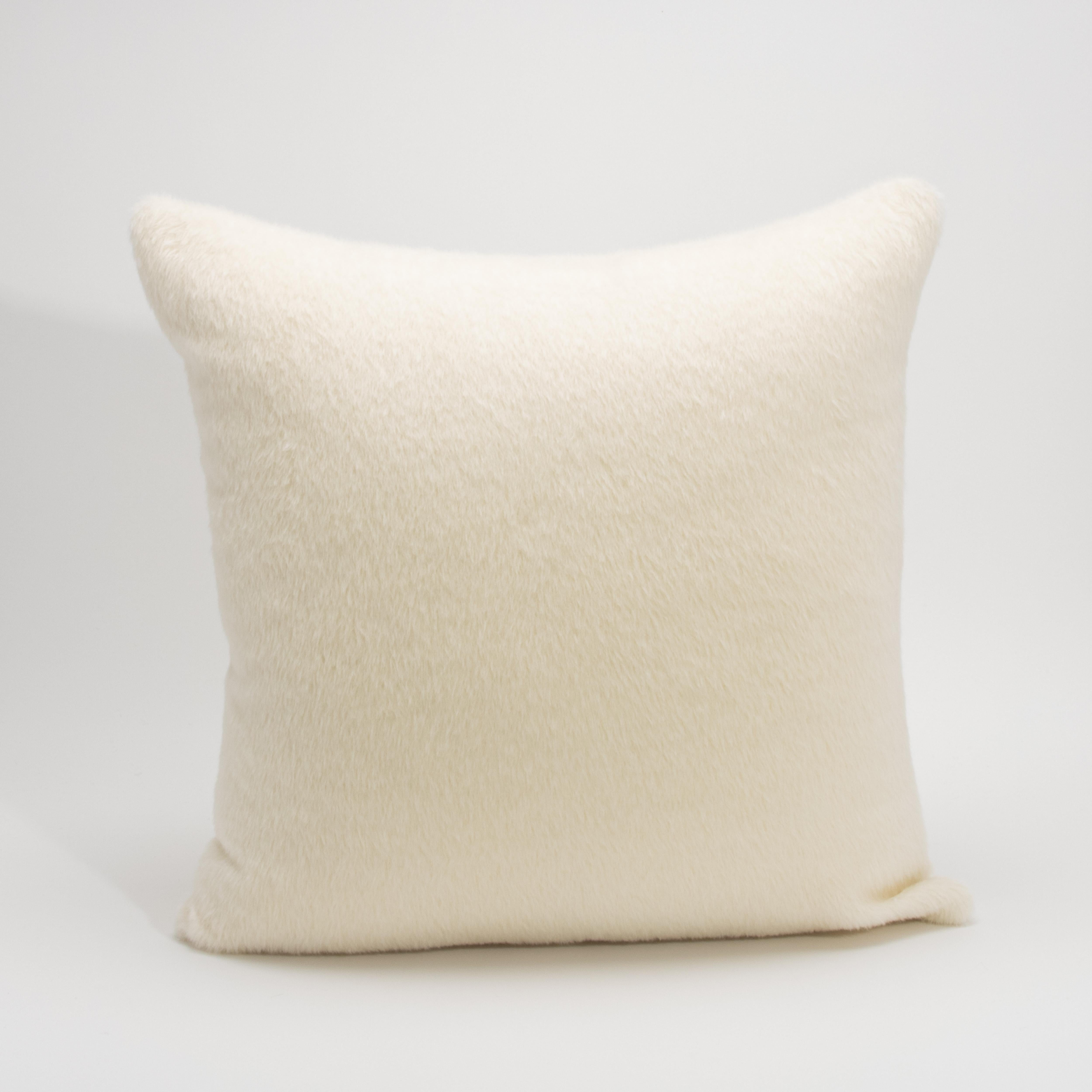Americano Cream Alpaca Pillow By MOGUL in vendita