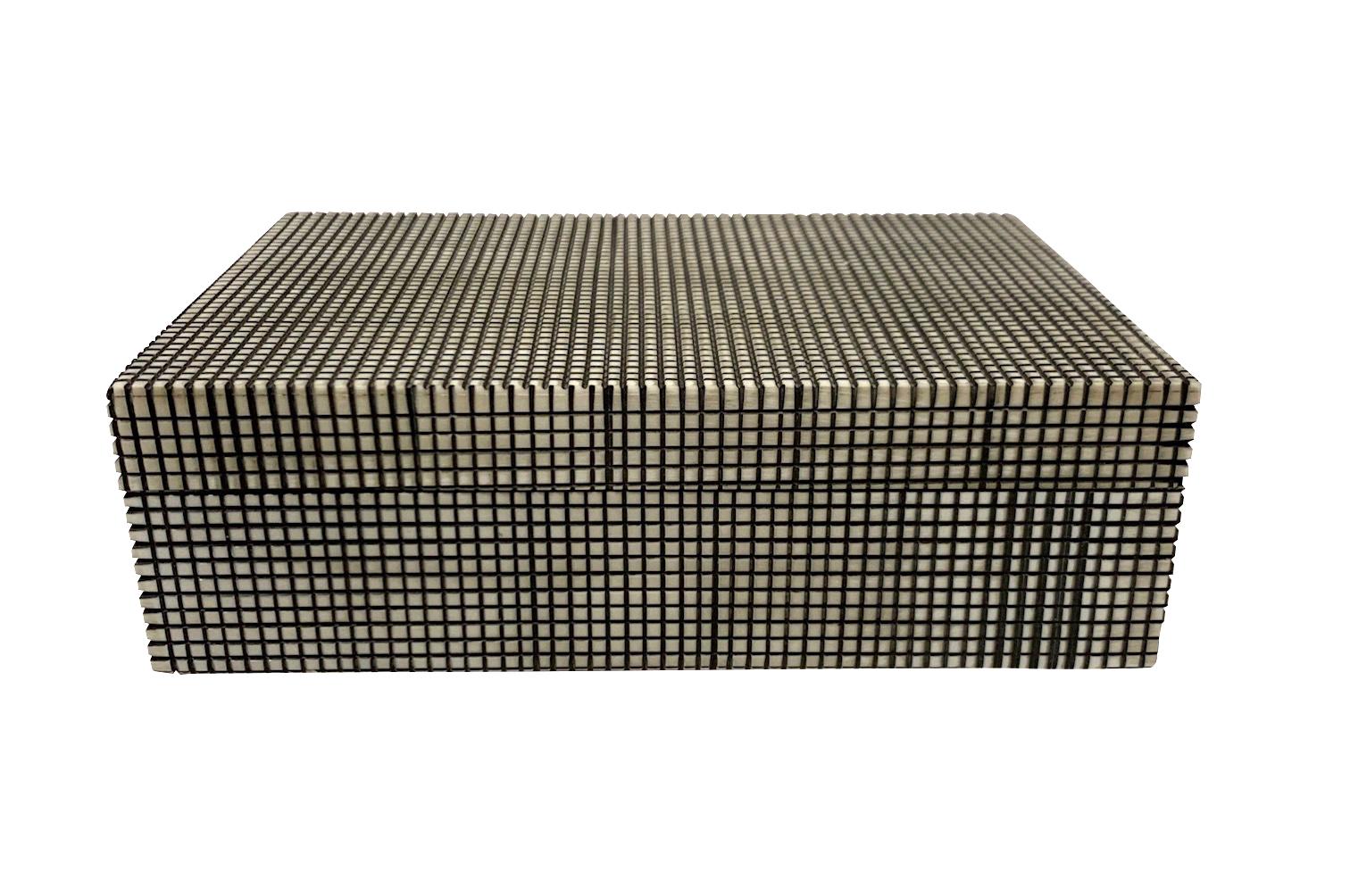 Contemporary Indian cream and black bone box with mini checkerboard pattern design.
Part of a large collection of bone boxes and trays.