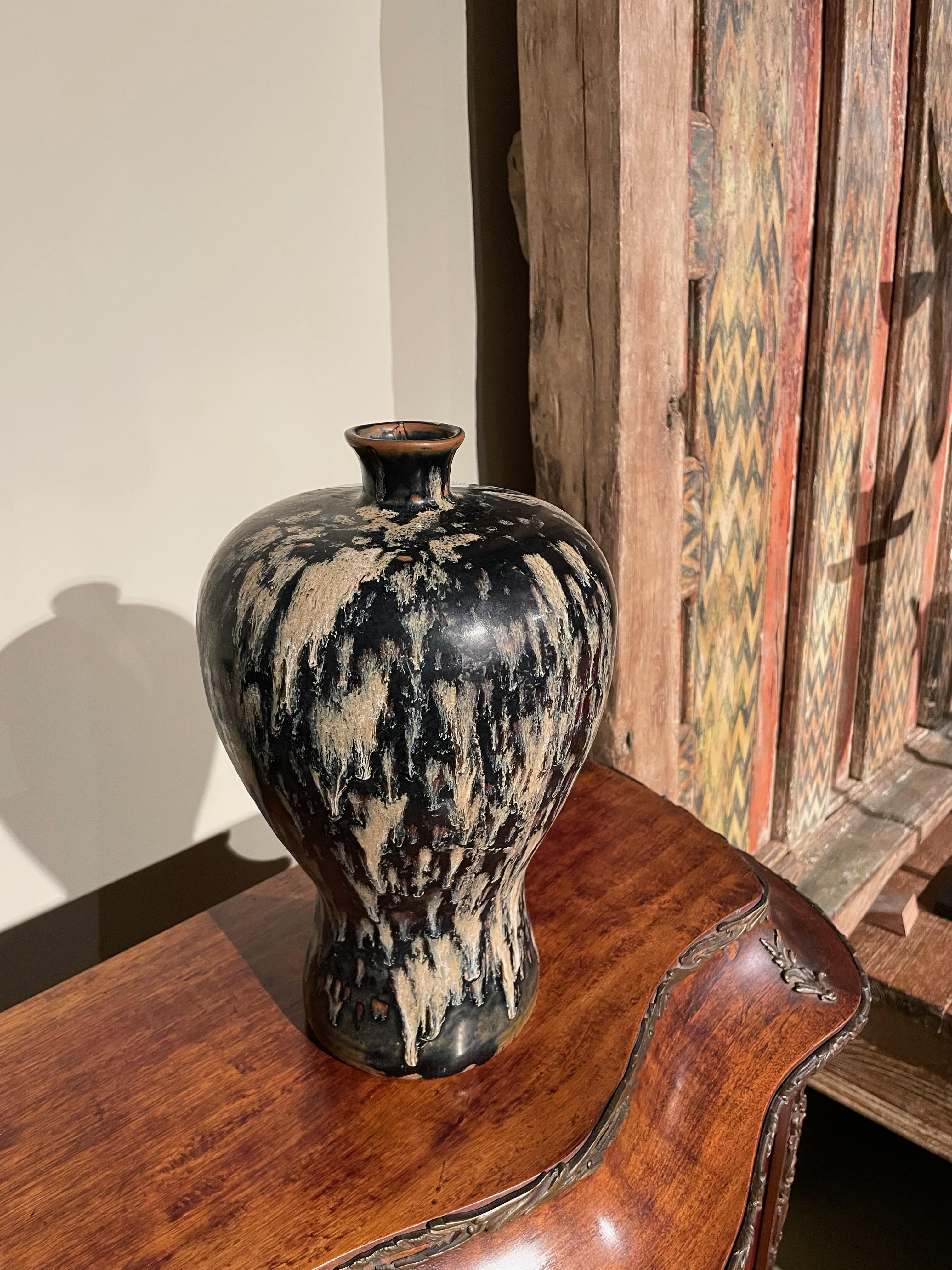 Ceramic Cream and Black Splatter Glaze Tall Hour Glass Shape Vase, China, Contemporary For Sale