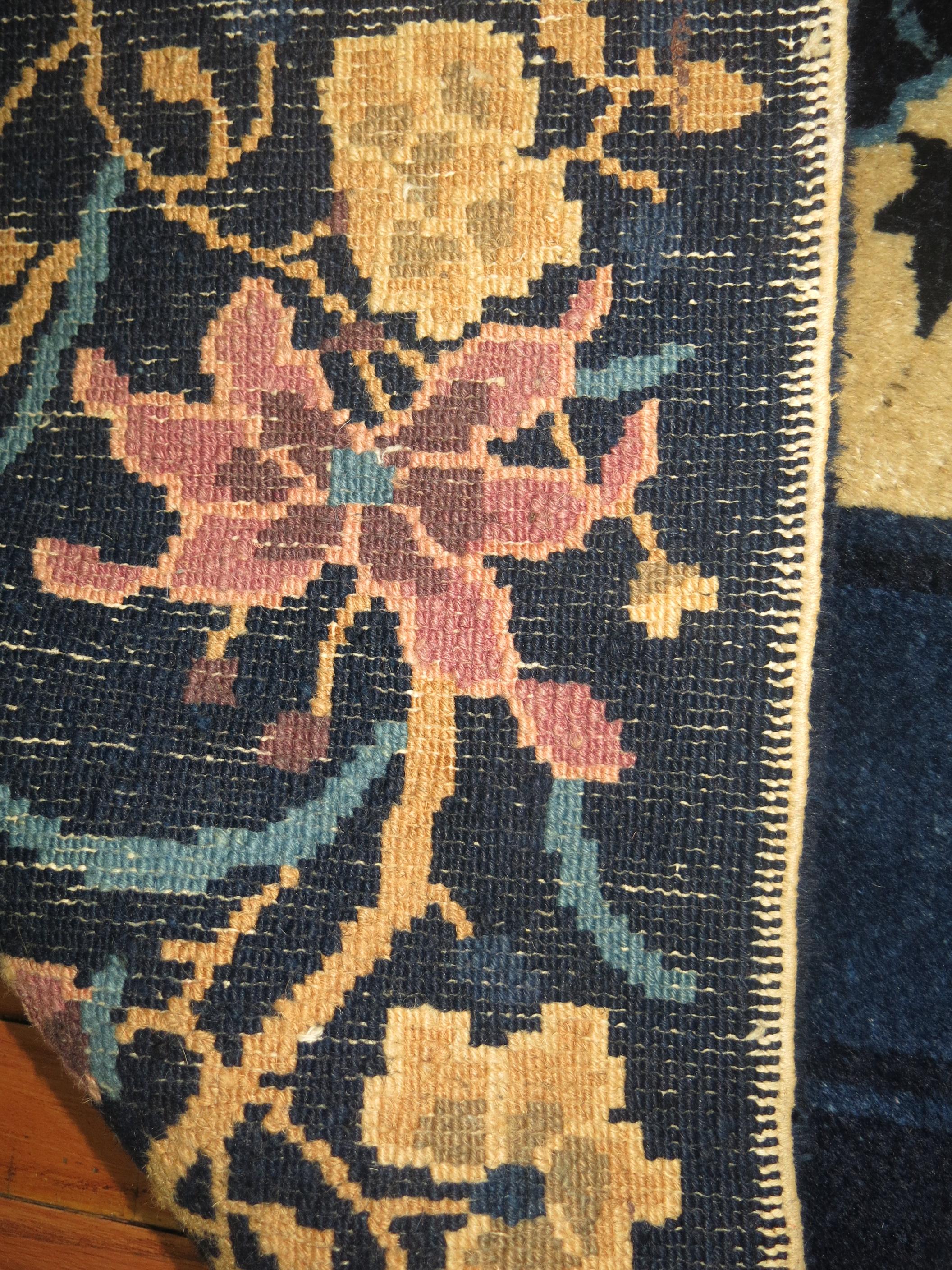 Cream and Blue Chinese Rug In Good Condition In New York, NY