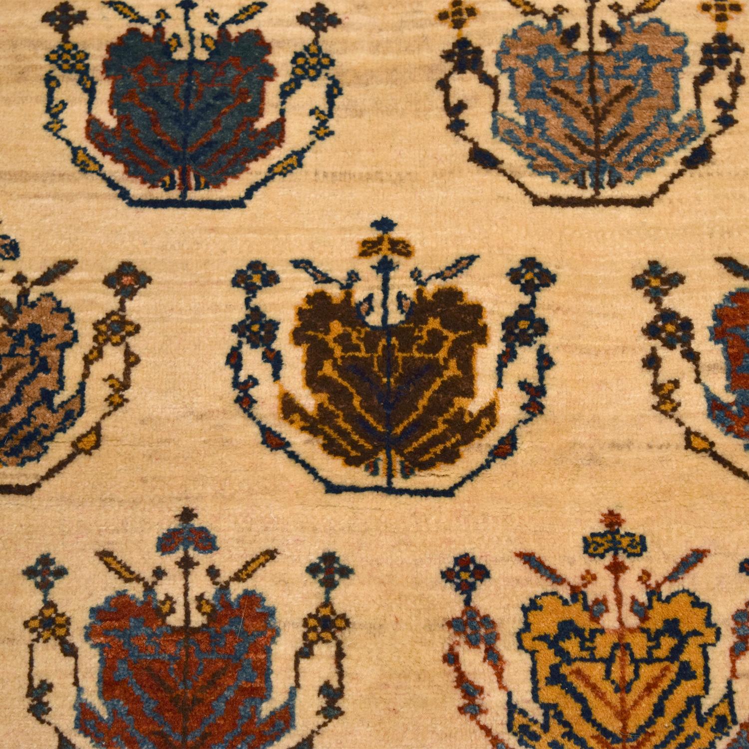 Perse Tapis tribal persan Kashkouli vintage, motifs de fleurs, 4' x 6' en vente