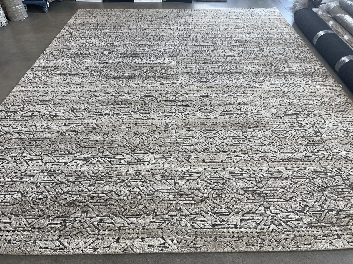 Cream and Charcoal Cut and Loop Area Rug In New Condition For Sale In Los Angeles, CA