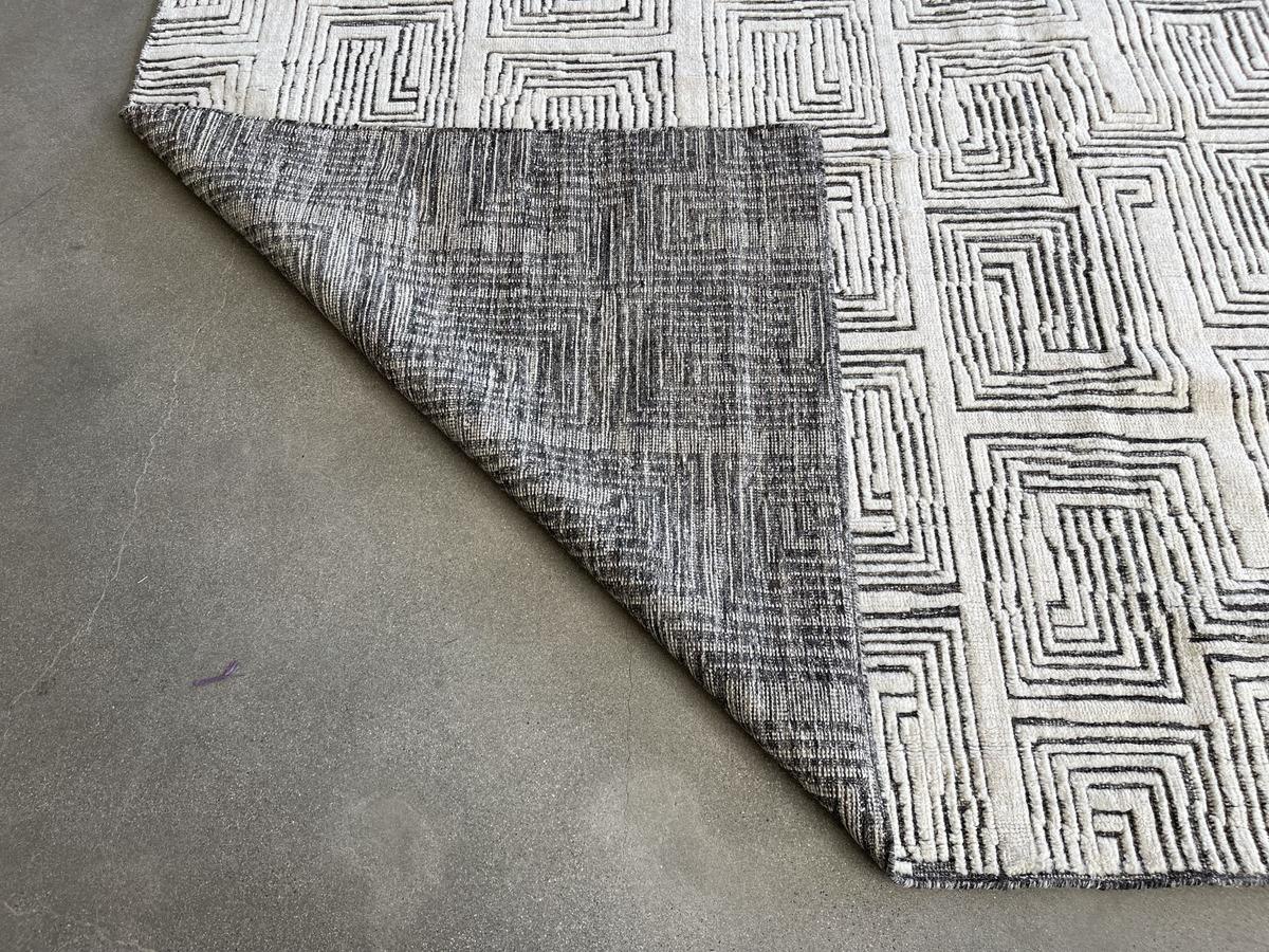 Cream and Charcoal Maze Area Rug For Sale 2