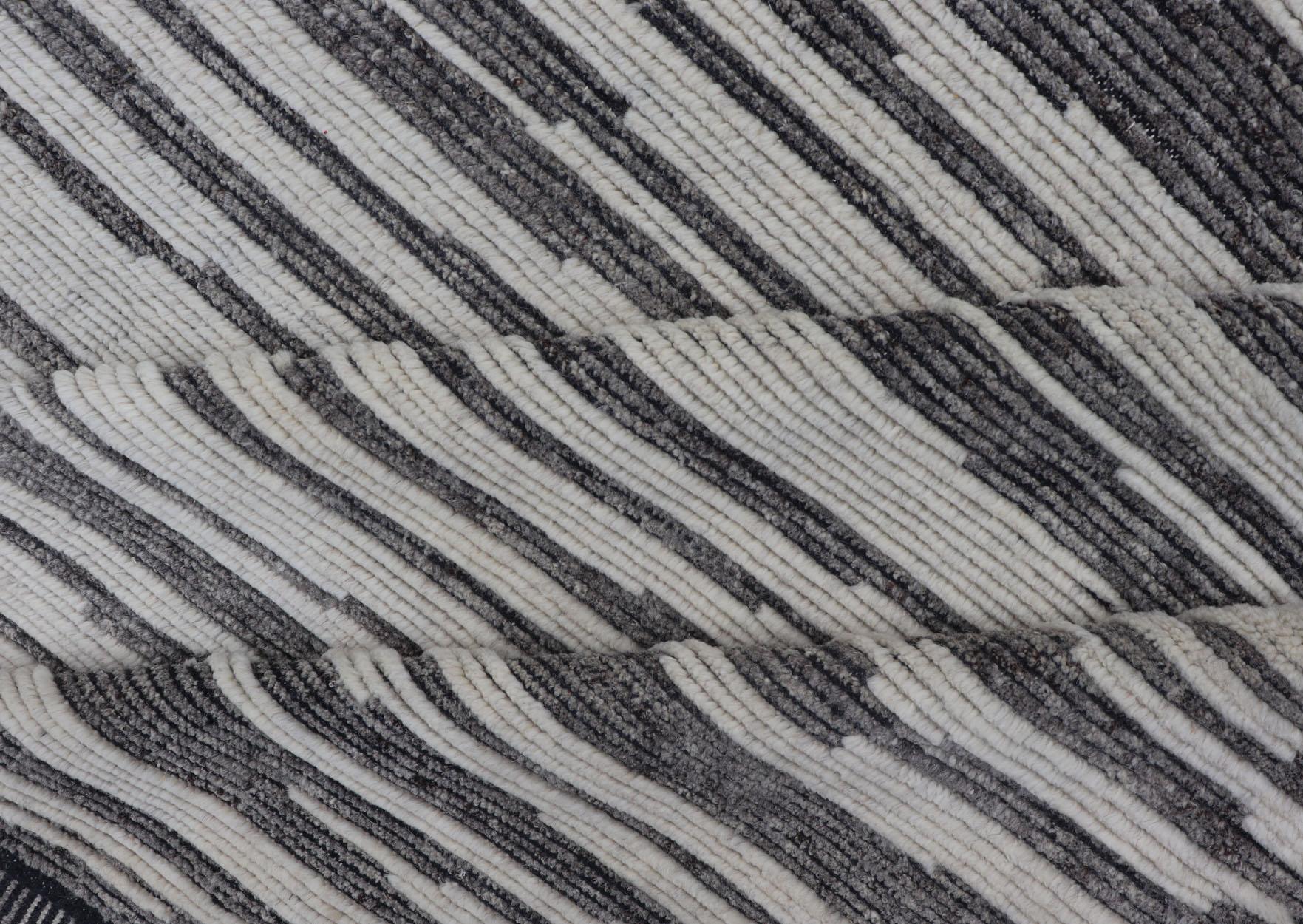 Cream and Charcoal Wood Grain Designed Indian Rug Hand-Knotted 10'2 x 14'0 For Sale 4