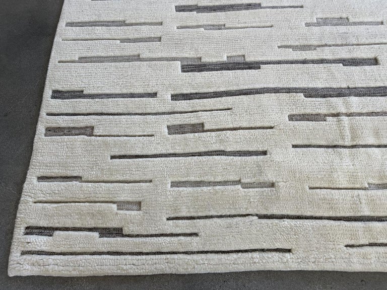 Cream and Grey Contemporary Wool Area Rug For Sale at 1stDibs
