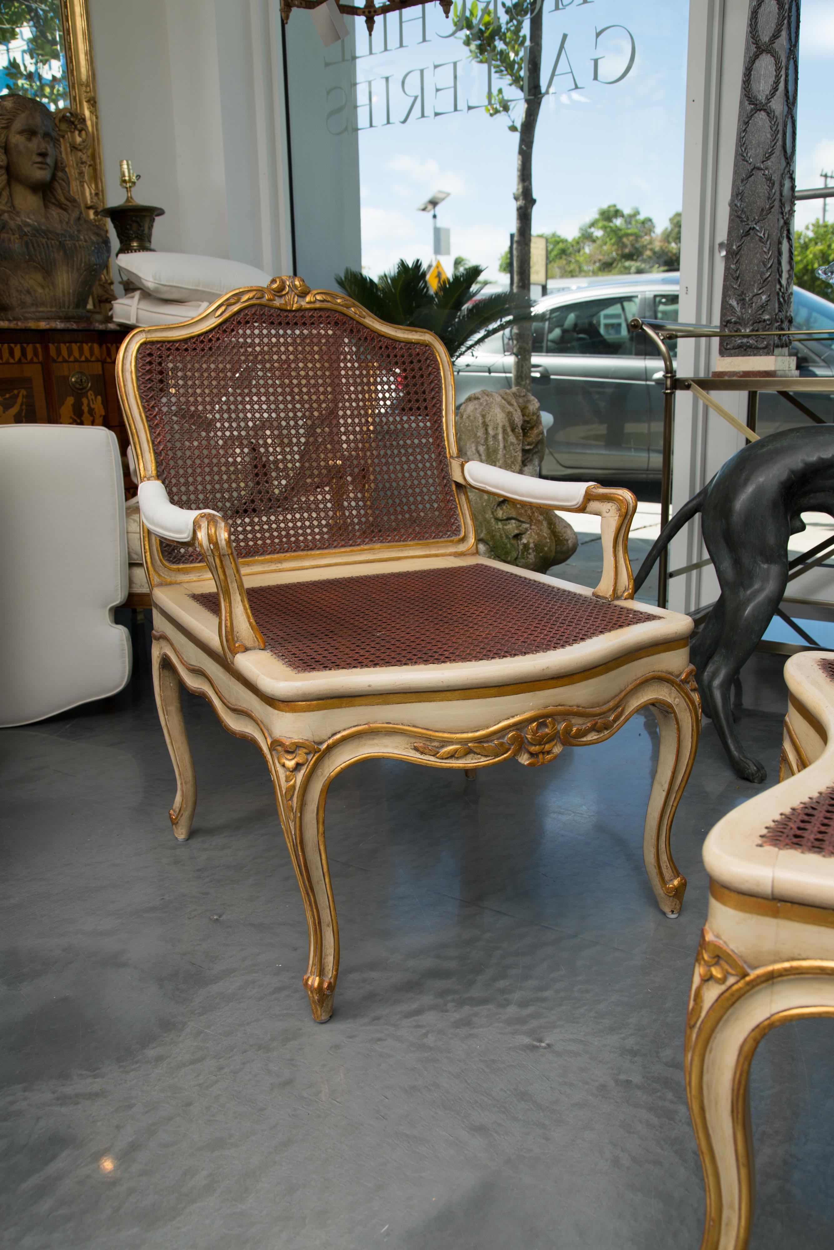 Cream and Parcel Gilt Louis XV Style Duchess Brisee In Good Condition In WEST PALM BEACH, FL