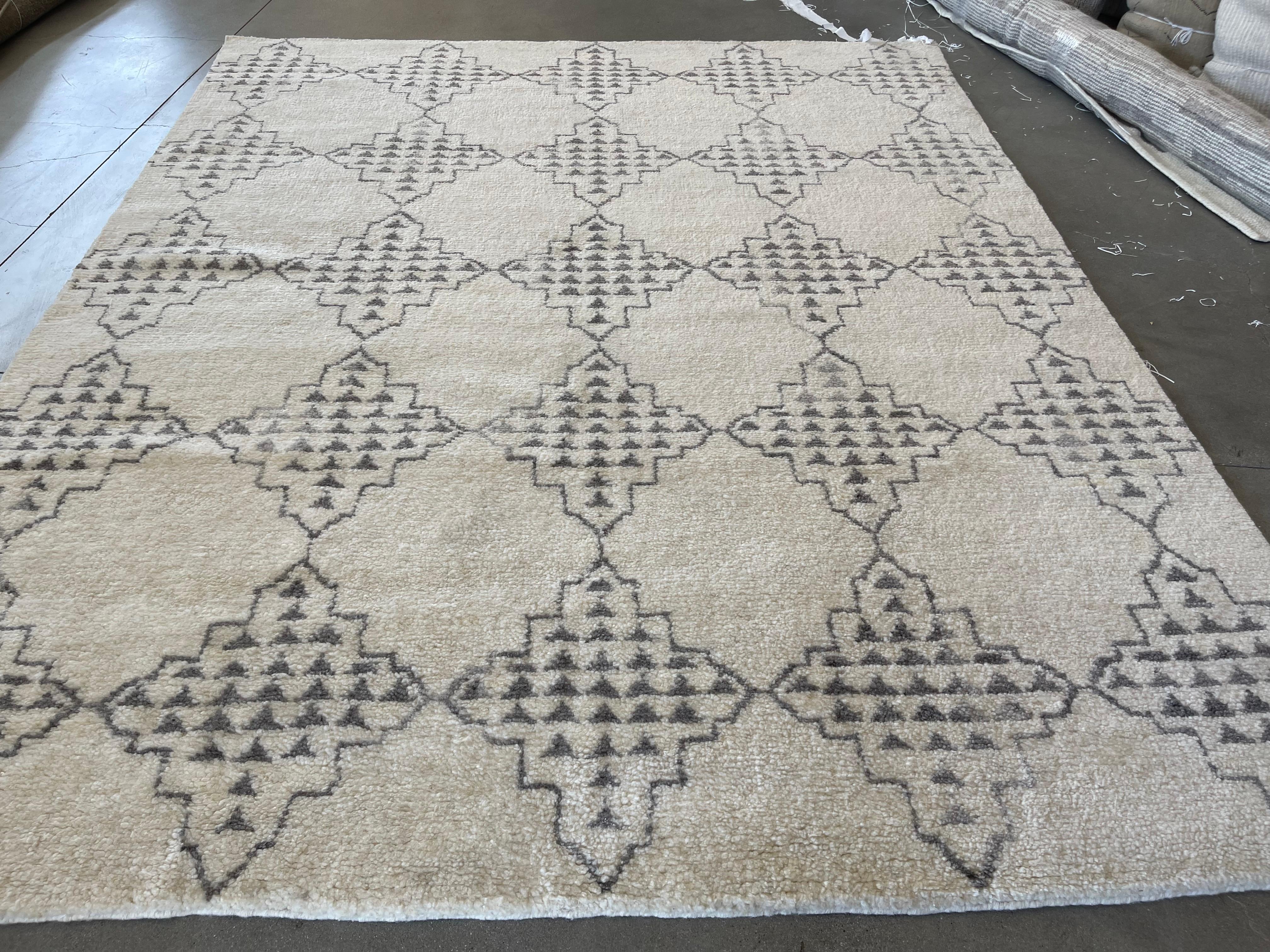 Wool Cream and Silver Diamond Design Area Rug For Sale