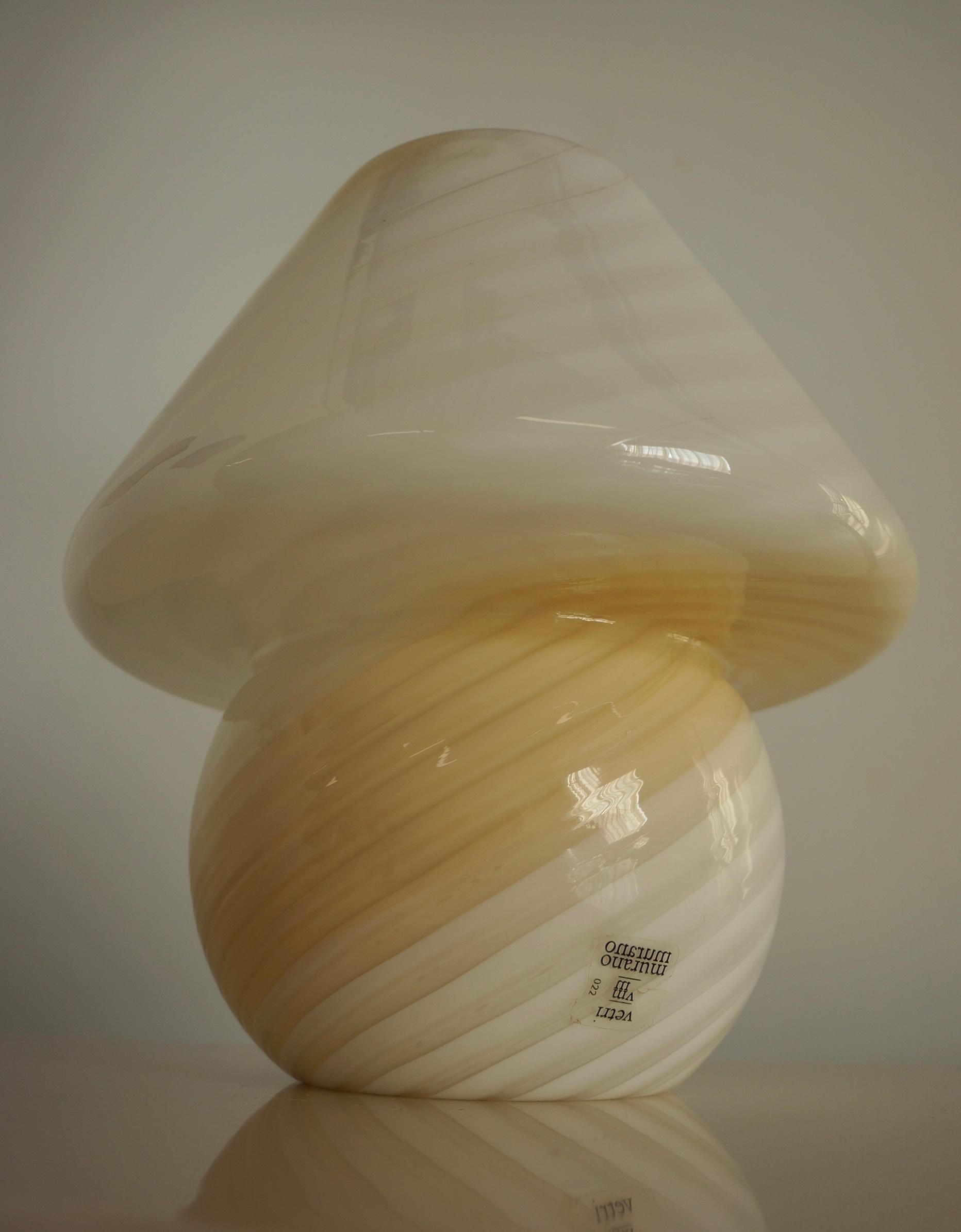italien Lampe champignon en verre d'art de Murano crème et blanc  en vente