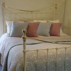 Cream Antique Bed, MK145
