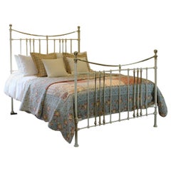 Cream Antique Bed MK185