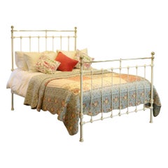 Cream Antique Bed MK189