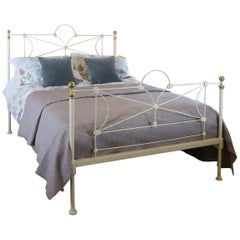 Cream Antique Bed MK190