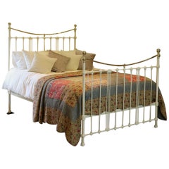 Cream Antique Bed MK192