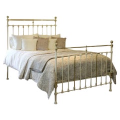 Cream Antique Bed MK196