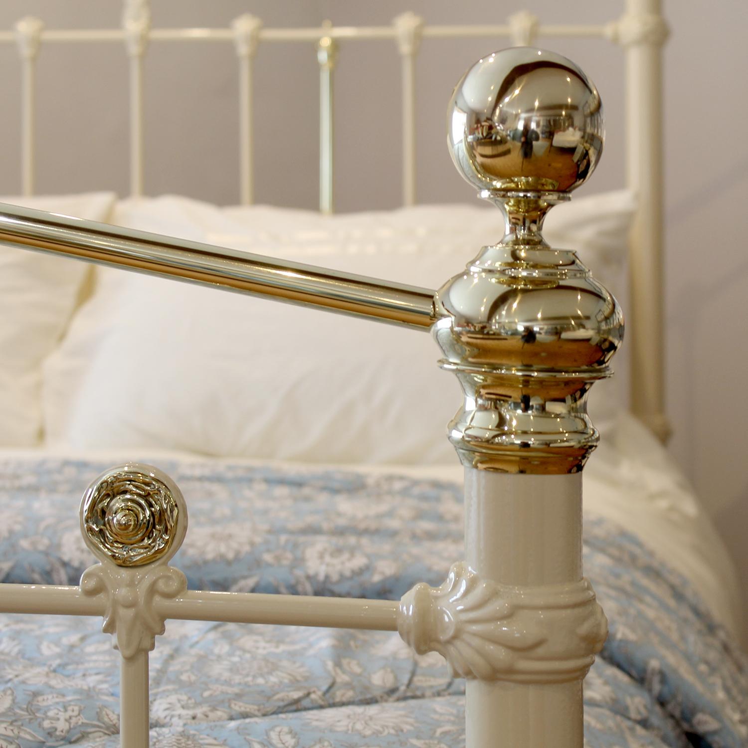 Cast Cream Antique Bed with Sunflower Design Rosettes MK301 For Sale