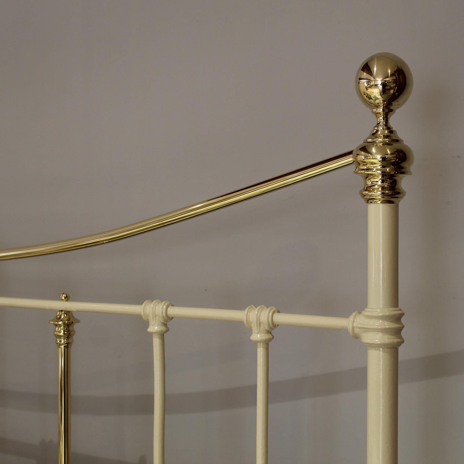 English Cream Antique Brass and Iron Platform Bed MK307