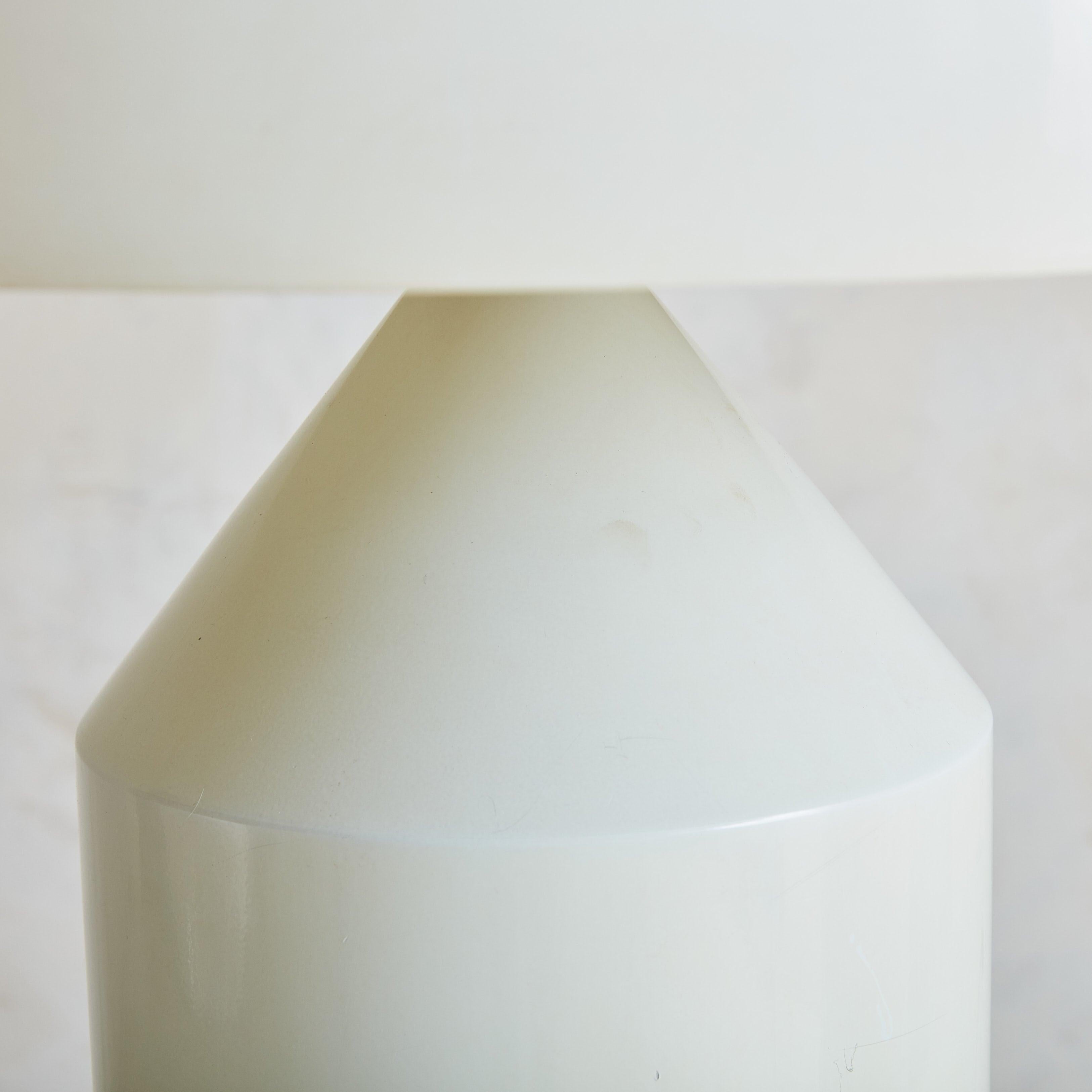 Lámpara Seta Crema 'Atollo 237' de Vico Magistretti para Oluce, Italia 1977 Italiano en venta