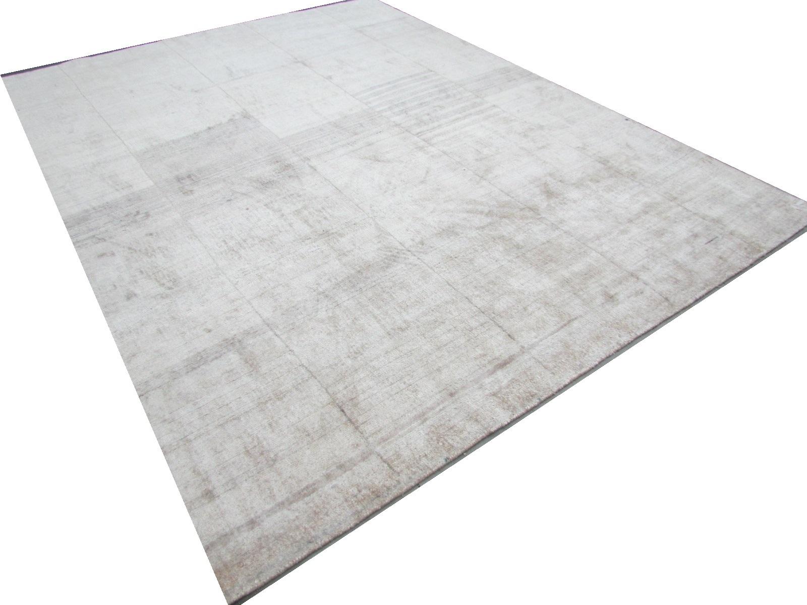 Cream Beige Hand Knotted Silk Contemporary Geo Modernist Rug in Stock In New Condition For Sale In New York, NY