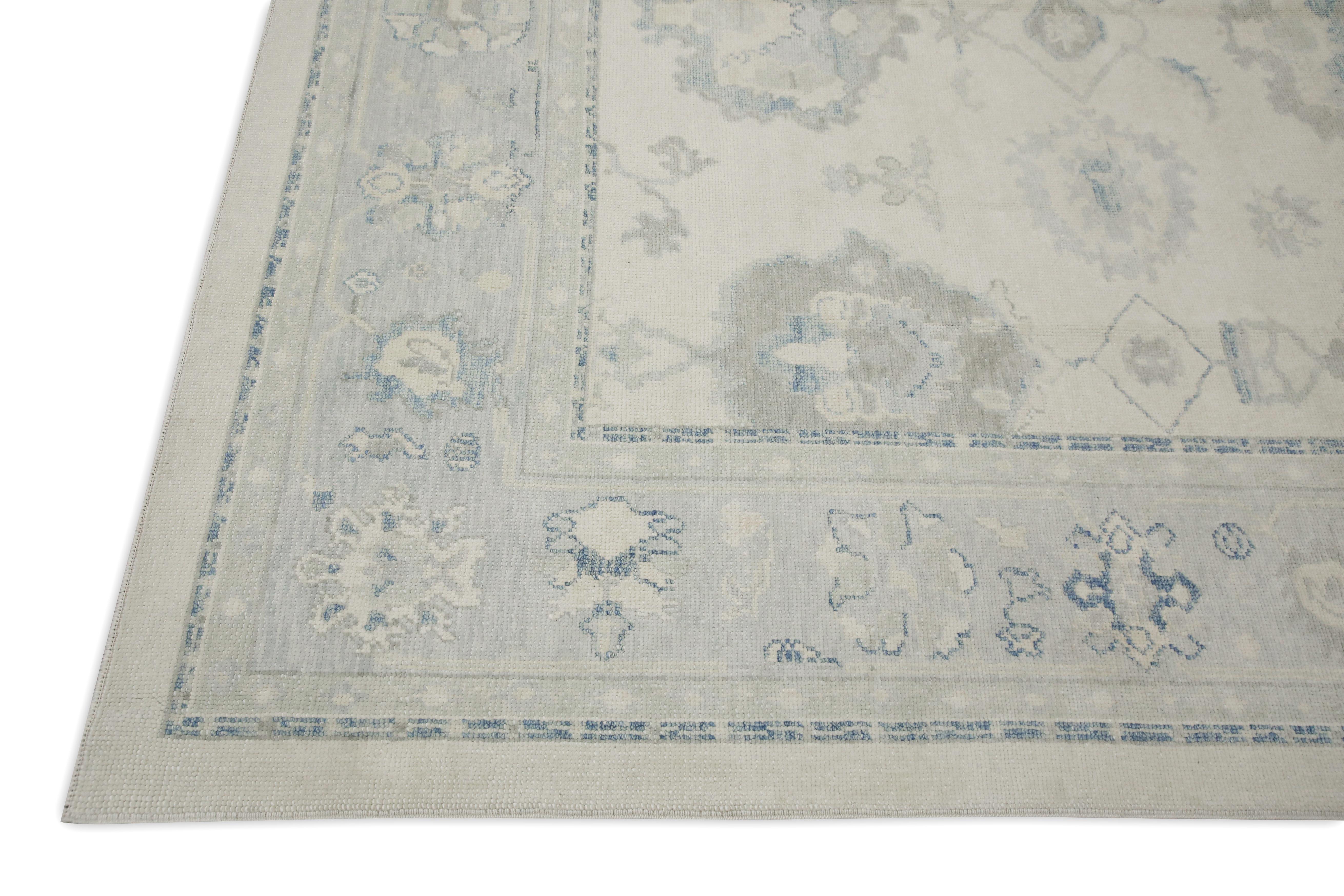 Handgewebter türkischer Oushak-Teppich aus Wolle in Creme & Blau mit Blumenmuster 8'10