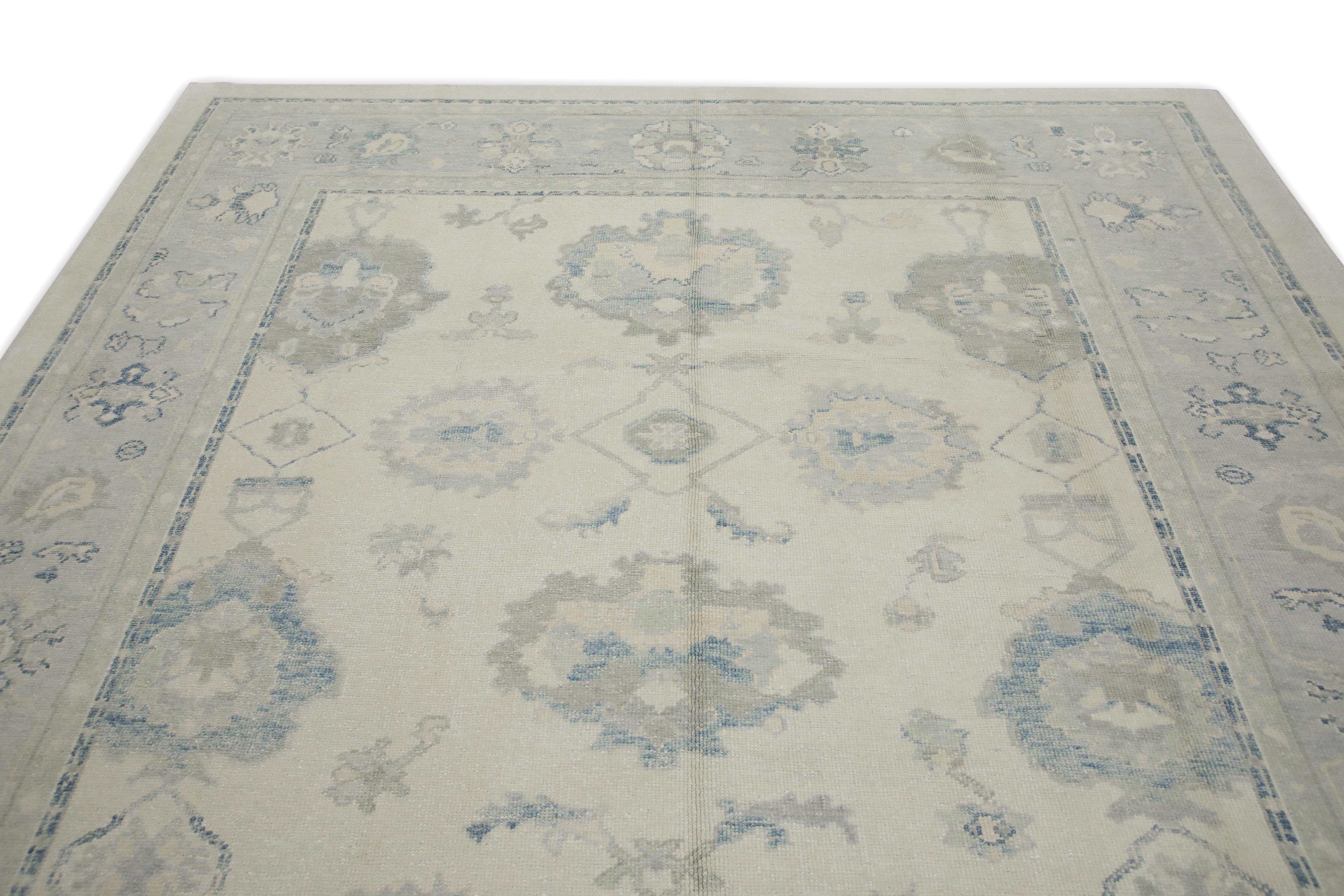 Handgewebter türkischer Oushak-Teppich aus Wolle in Creme & Blau mit Blumenmuster 8'10