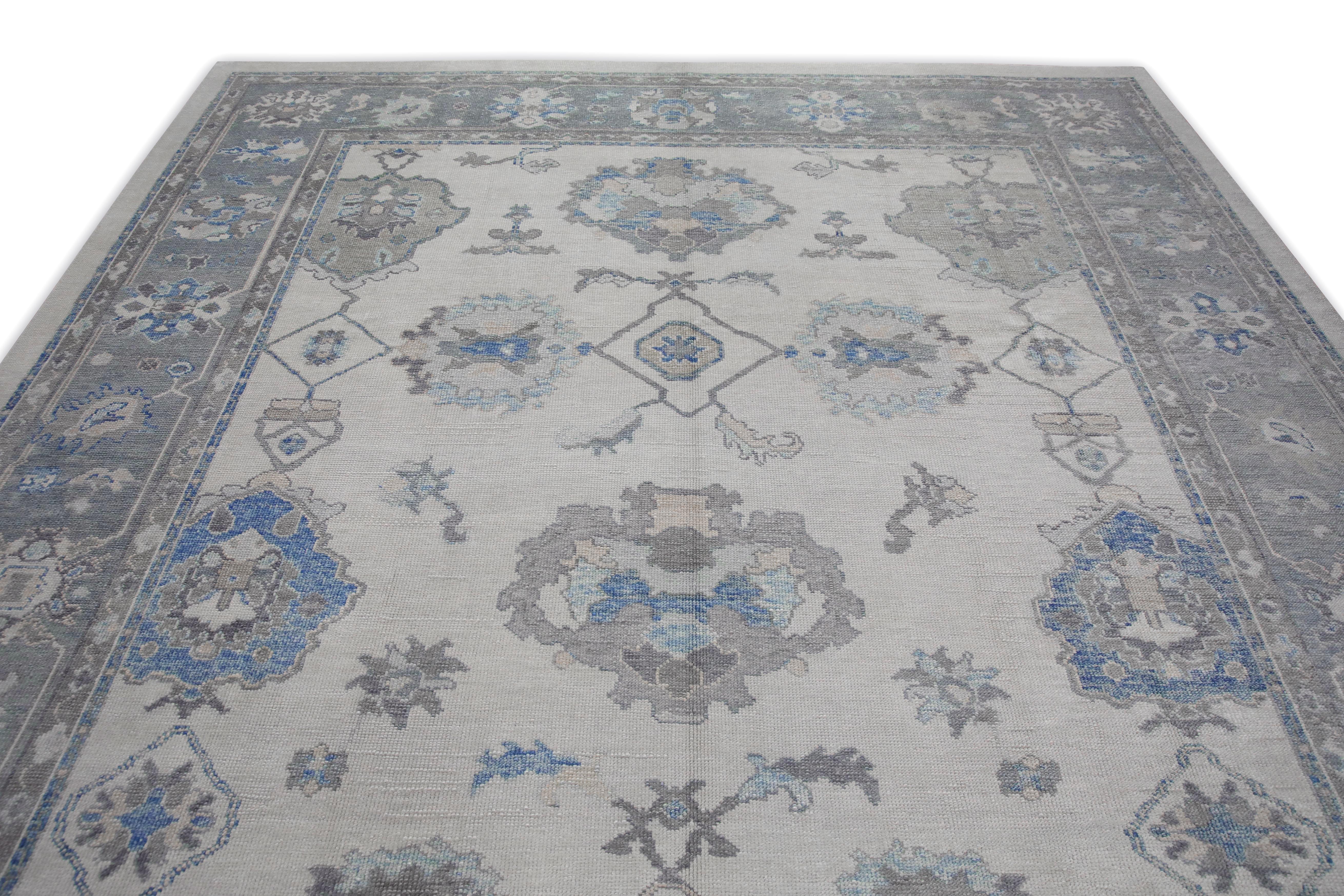 Handgewebter türkischer Oushak-Teppich aus Wolle in Creme & Blau mit Blumenmuster 9'9
